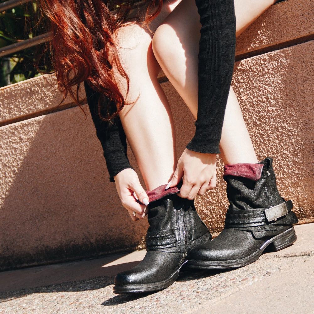 A.S.98 Sebastian Boot - On The EDGE