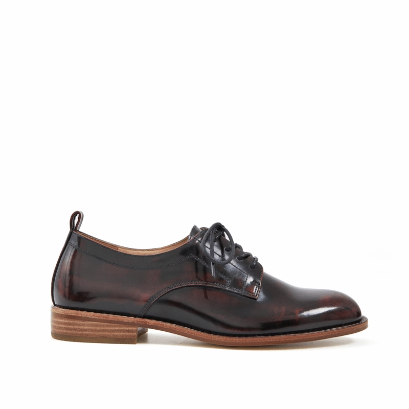 Maureen Classic Derby in Cow Leather hiking adventure