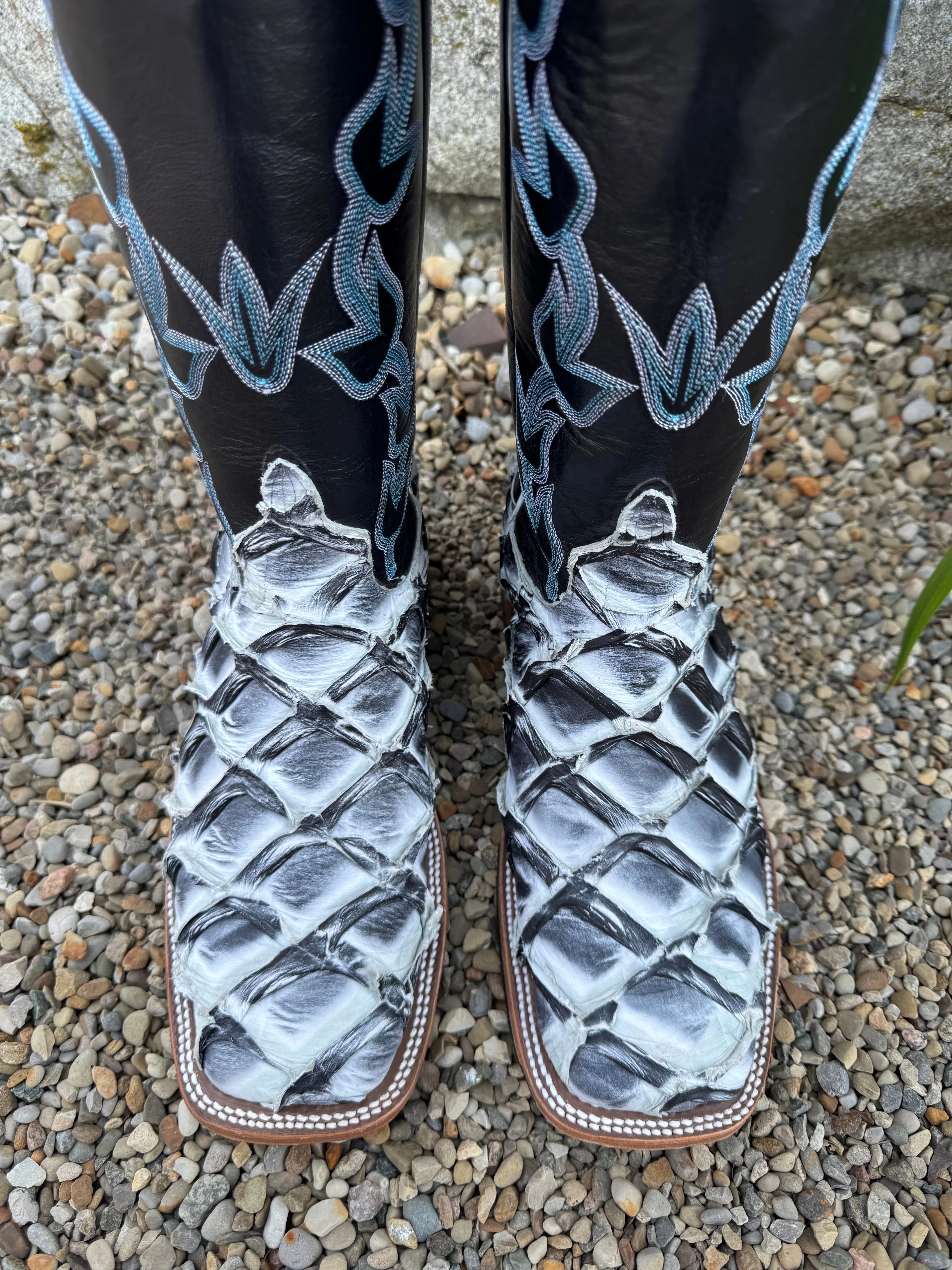 Anderson Bean Women's Ivory Eclipse Big Bass Pirarucu & Carbon Blue Milan Top Cowgirl Boots 336977 Day Hike