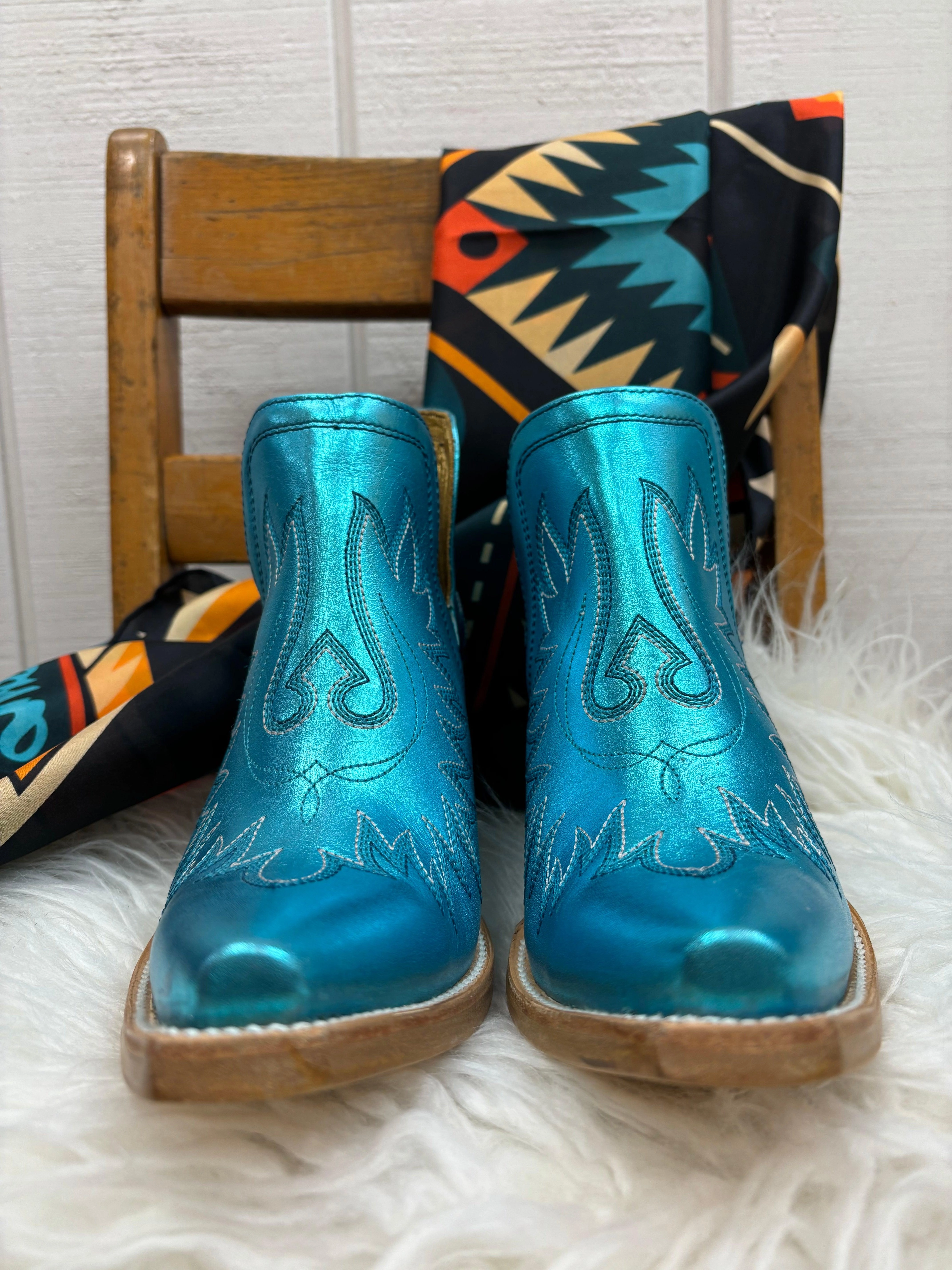 Ariat Women's Electric Calypso Metallic Blue Dixon Shortie Boots 10050873 Practical Style Fashionable Comfort