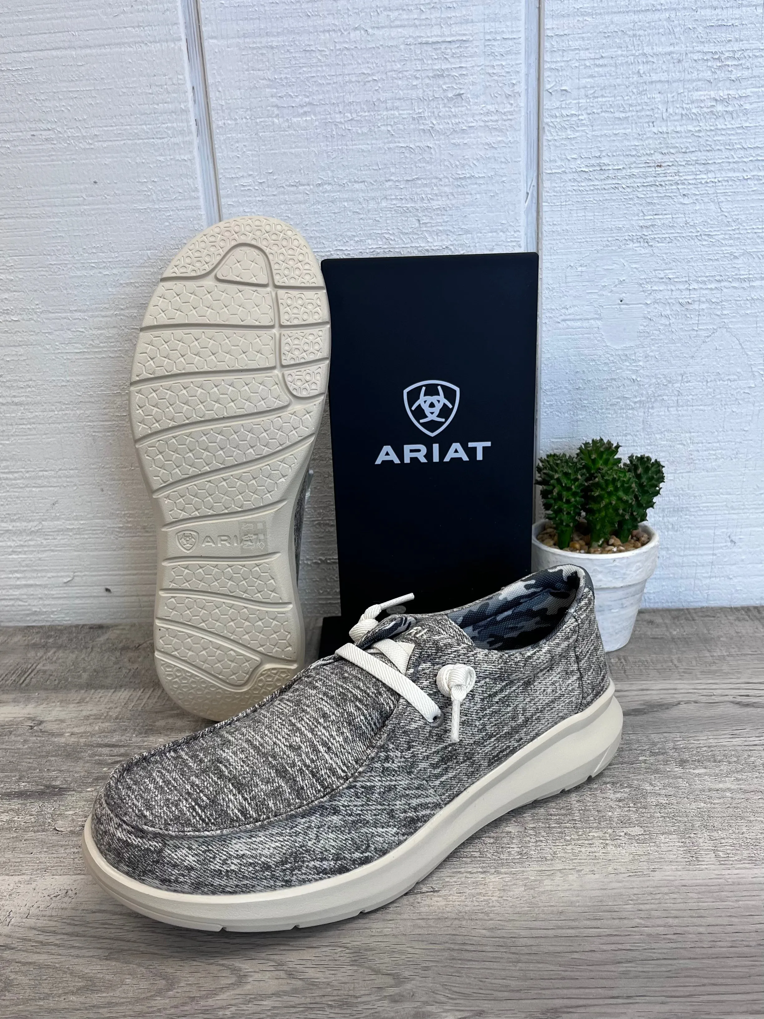 Easy   wear Ariat Men's Washed Grey Denim Hilo Casual Shoe 10061211