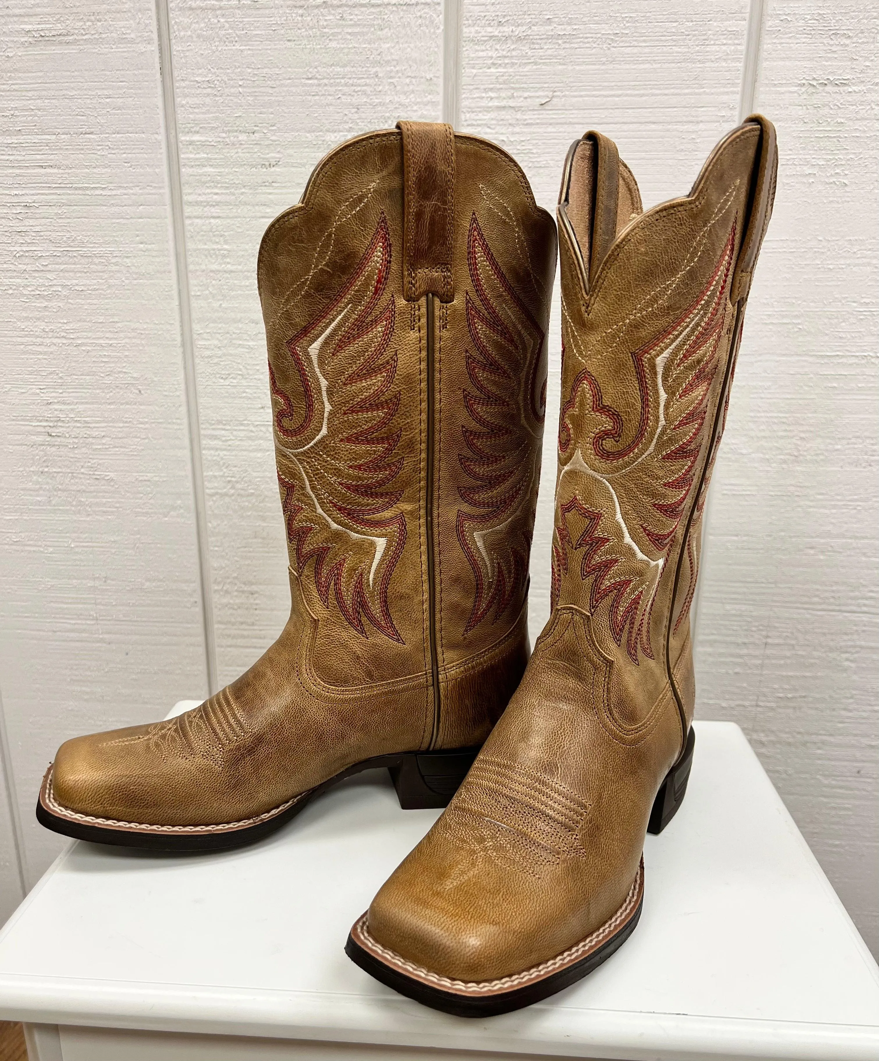 Ariat Women's Almond Bluff Rockdale Western Cowgirl Boot 10044415 Crisp Finish Vintage Style