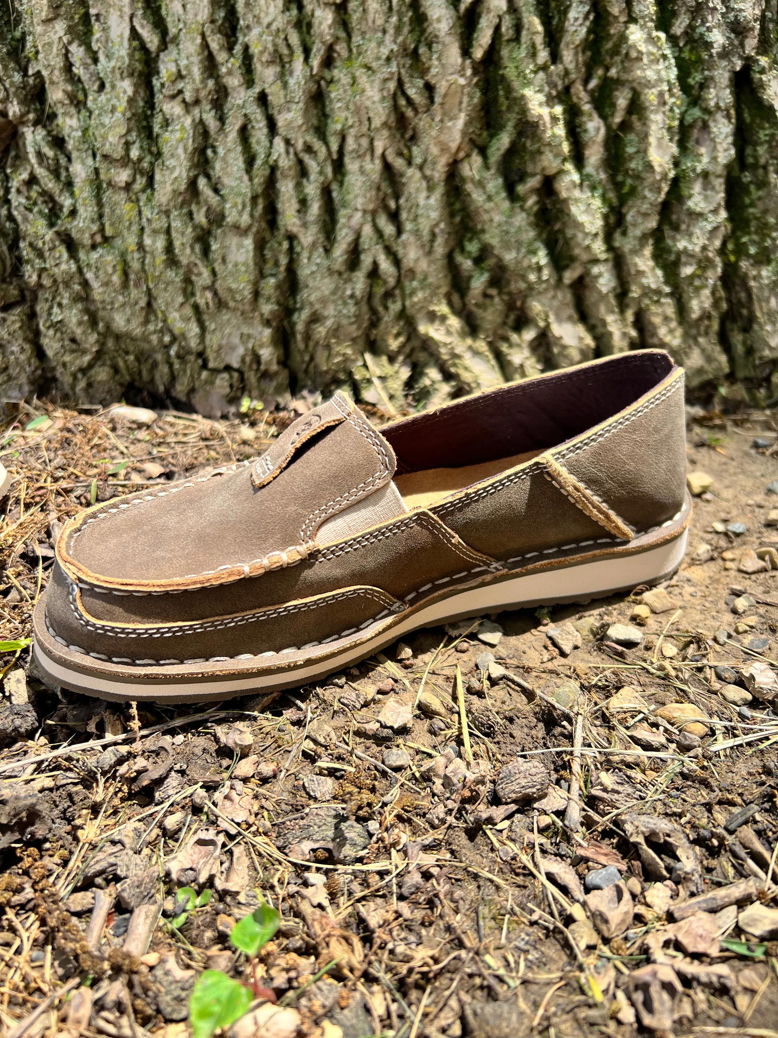 Cushioned Ariat Women's Brown Bomber Cruiser Shoes 10023008