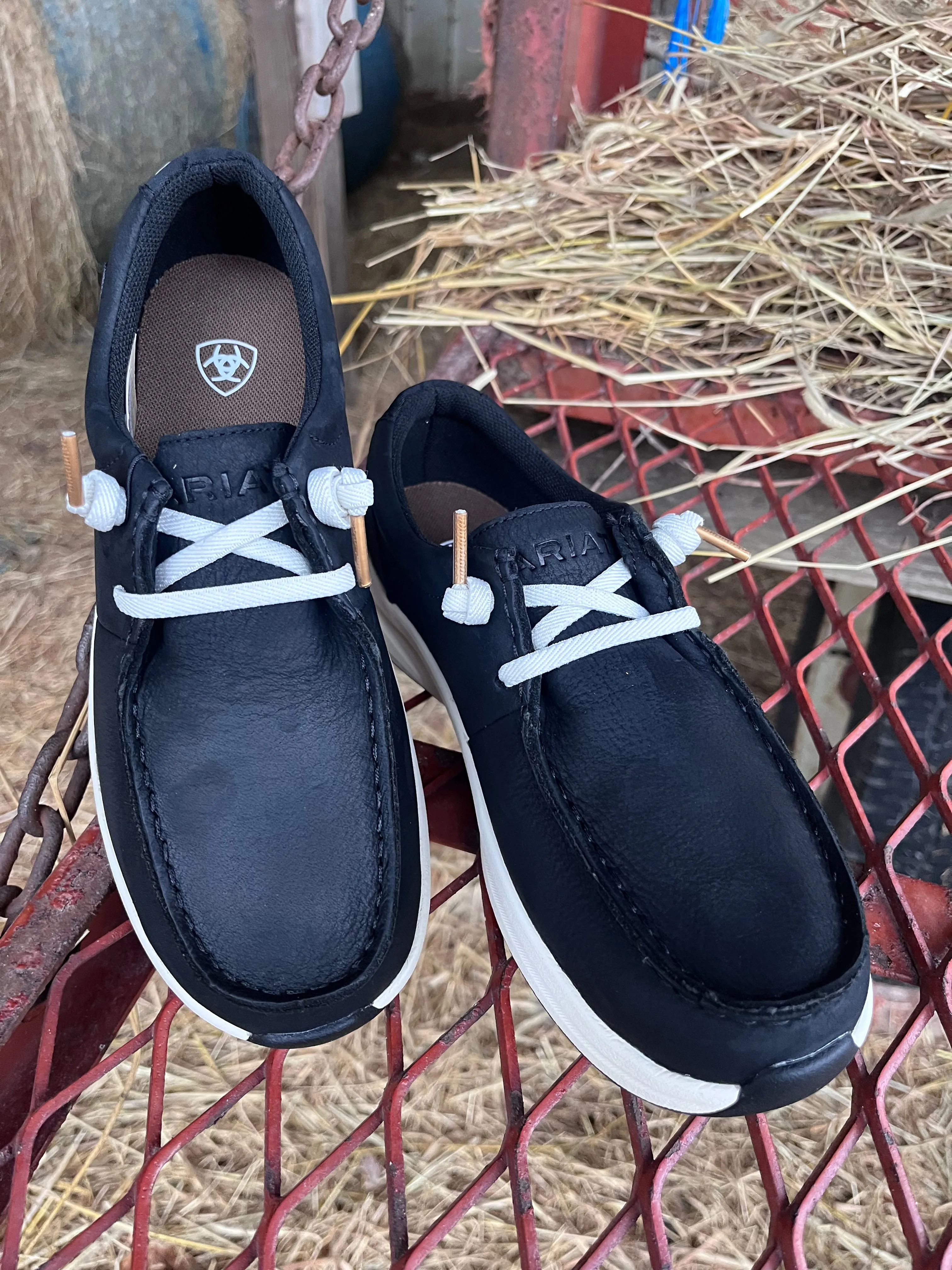 Snack Step Floral Pop Ariat Women's Buckeye Satin Black Waterproof Casual Shoe 10054317