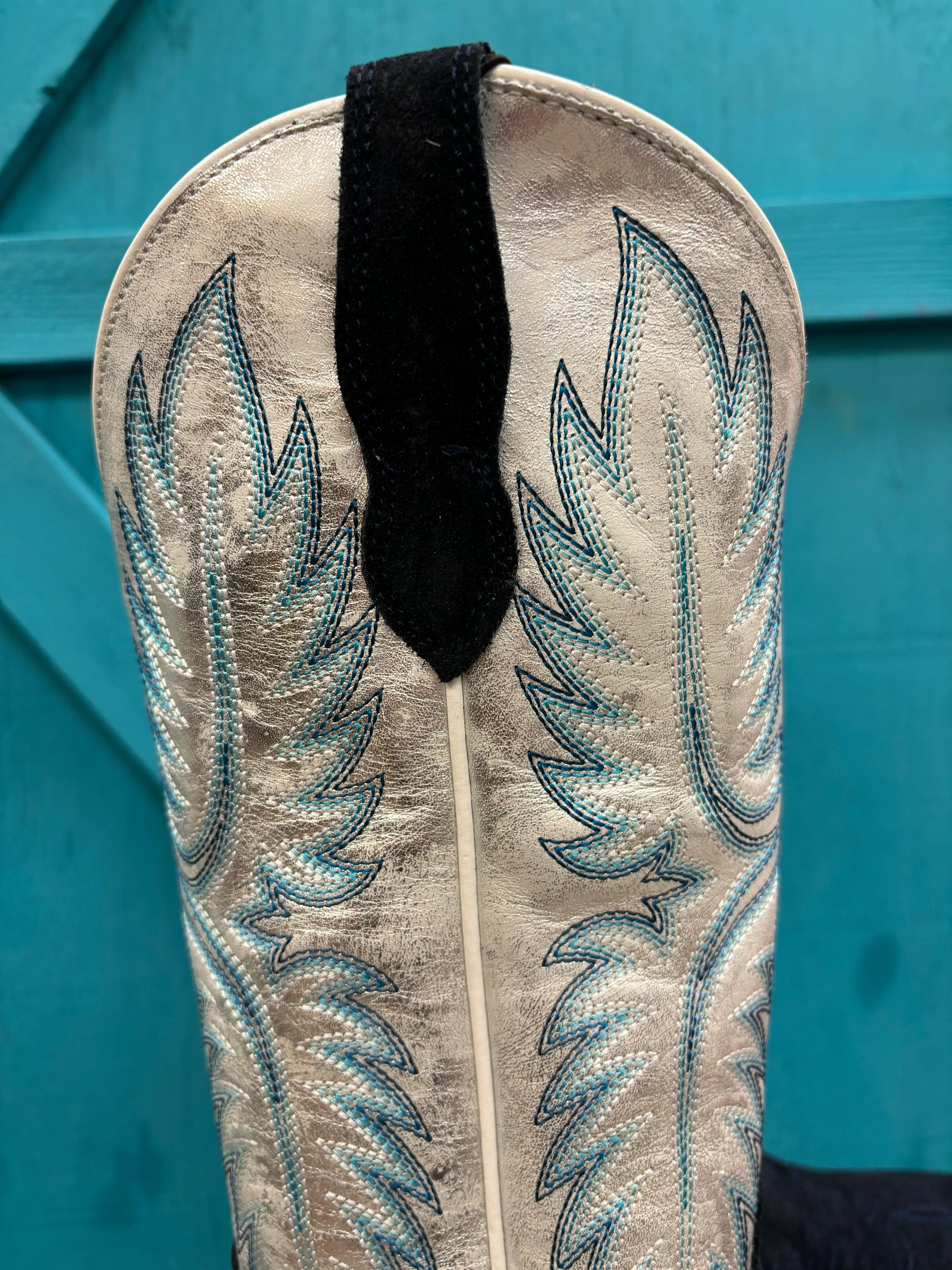 Slip   Resistant Lug Fitness Enthusiast Ariat Women's Frontier Calamity Jane Electric Silver & Polo Blue Roughout Square Toe Cowgirl Boots 10051026