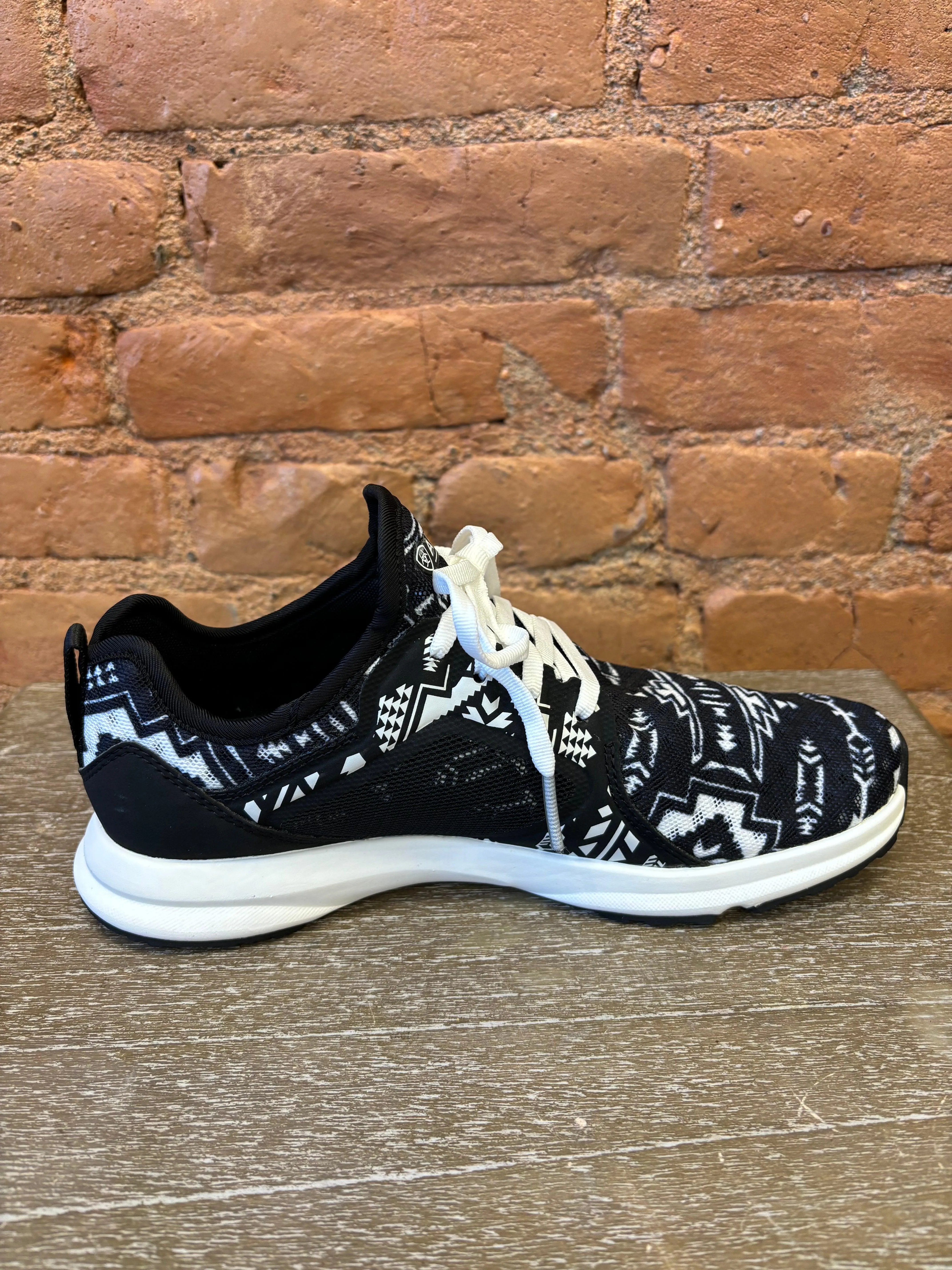 Ariat Women's Midnight Montana Fuse Lace-Up Tennis Shoe 10050877 morning run Premium Quality