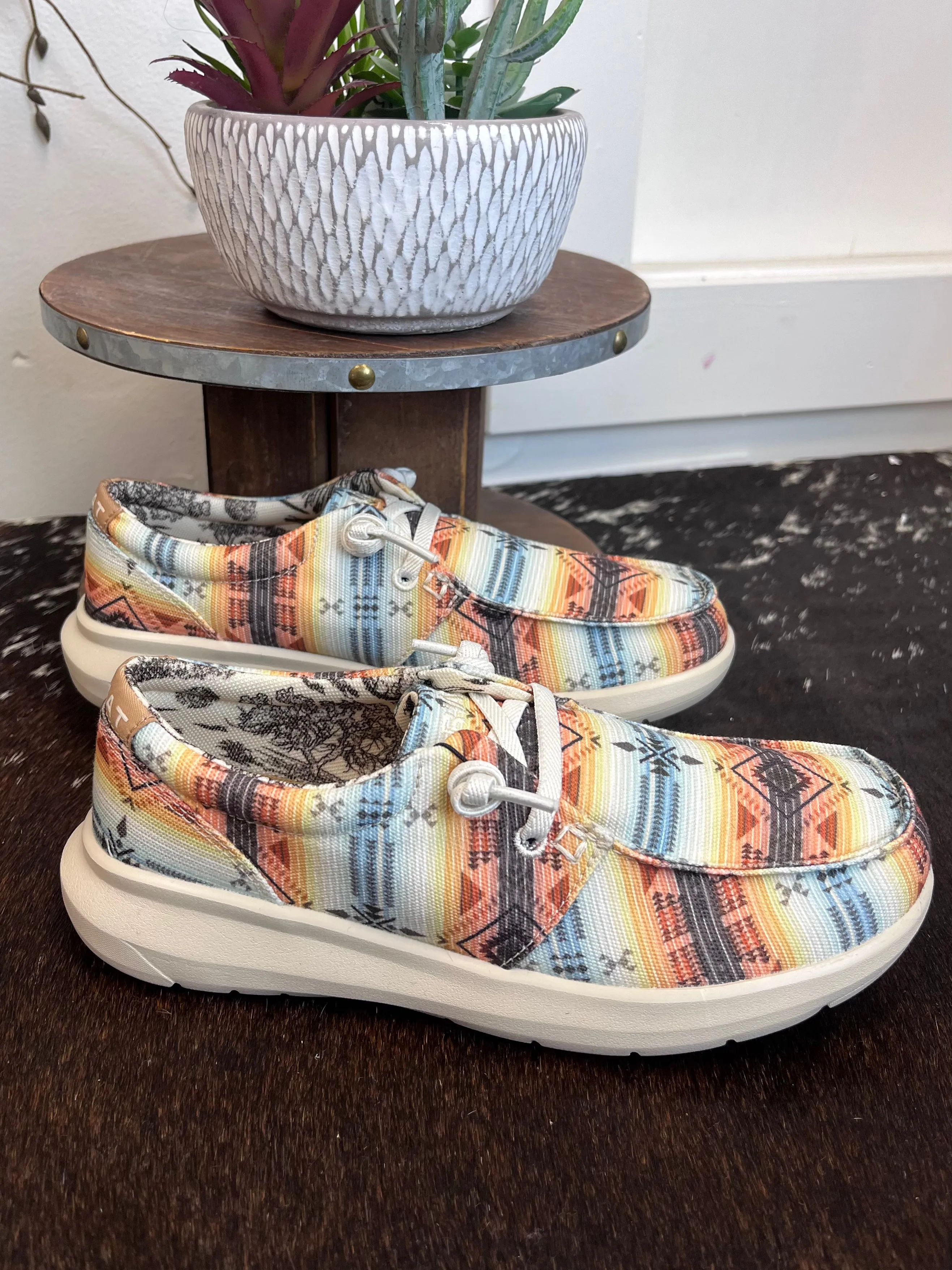 Adjustable Fit Quiet Step Ariat Women's Sunset Southwestern Hilo Slip On Casual Shoe 10061339