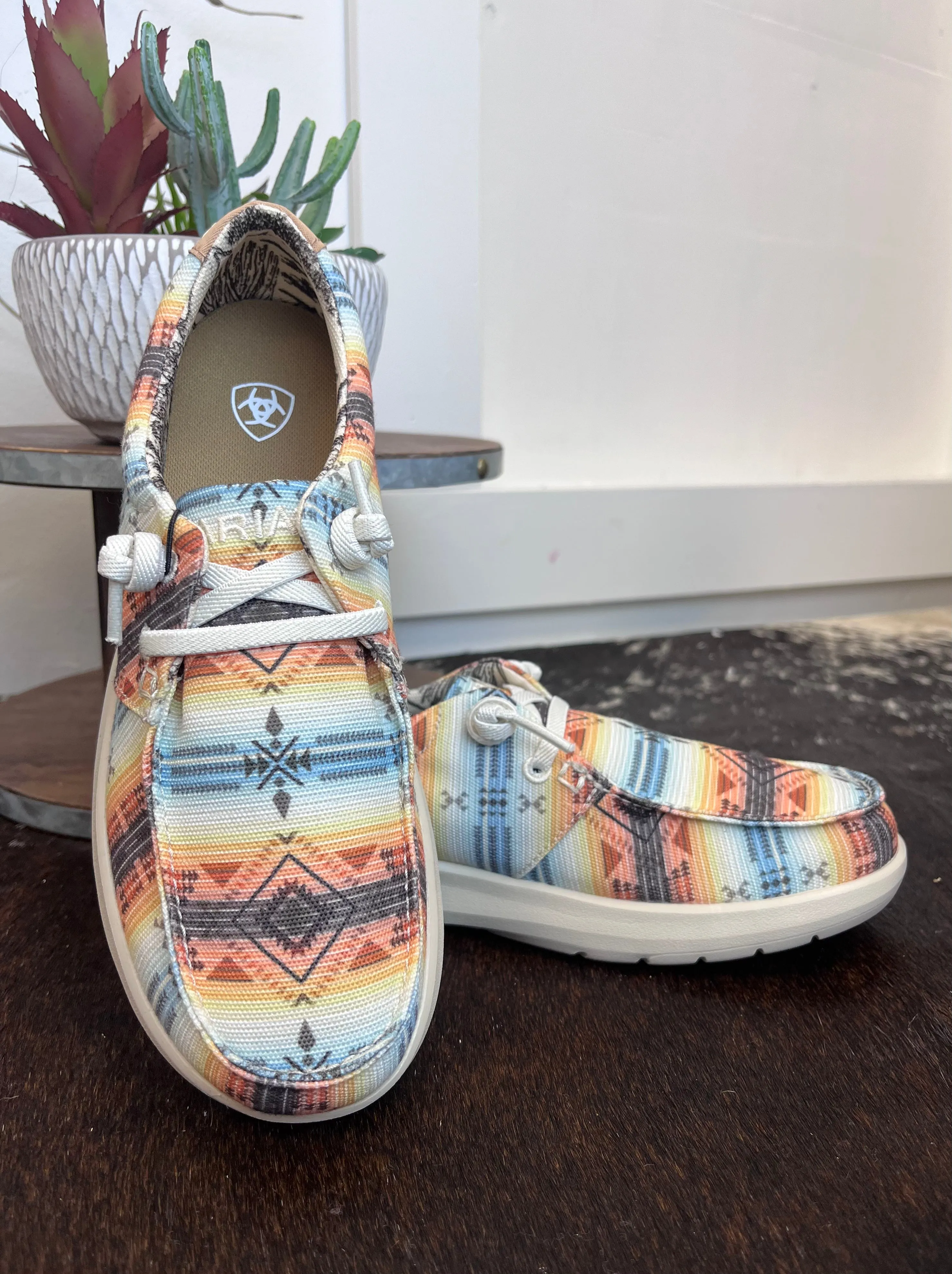 Calm Mood Ice Guard Ariat Women's Sunset Southwestern Hilo Slip On Casual Shoe 10061339