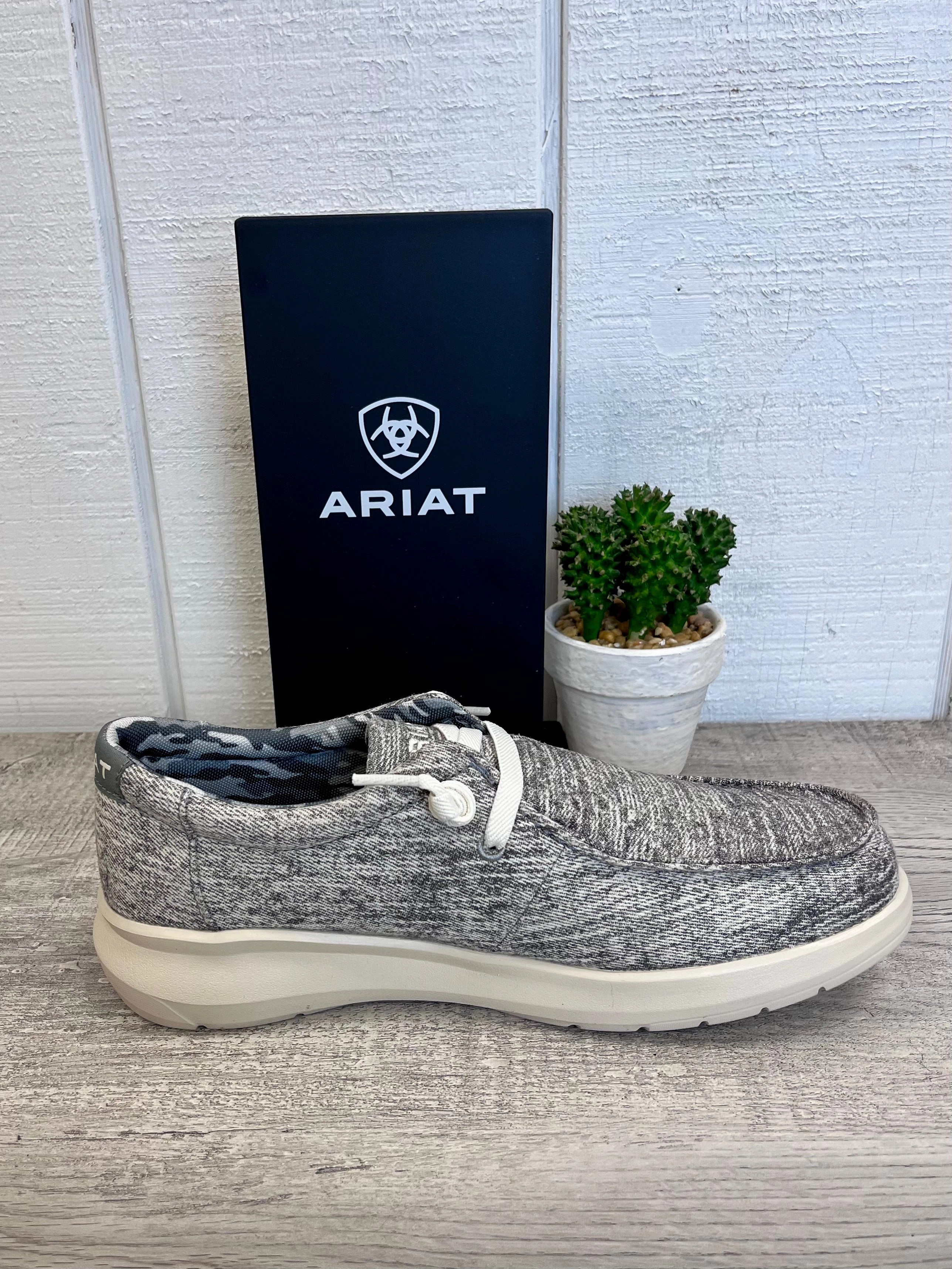 Breathable Ariat Men's Washed Grey Denim Hilo Casual Shoe 10061211