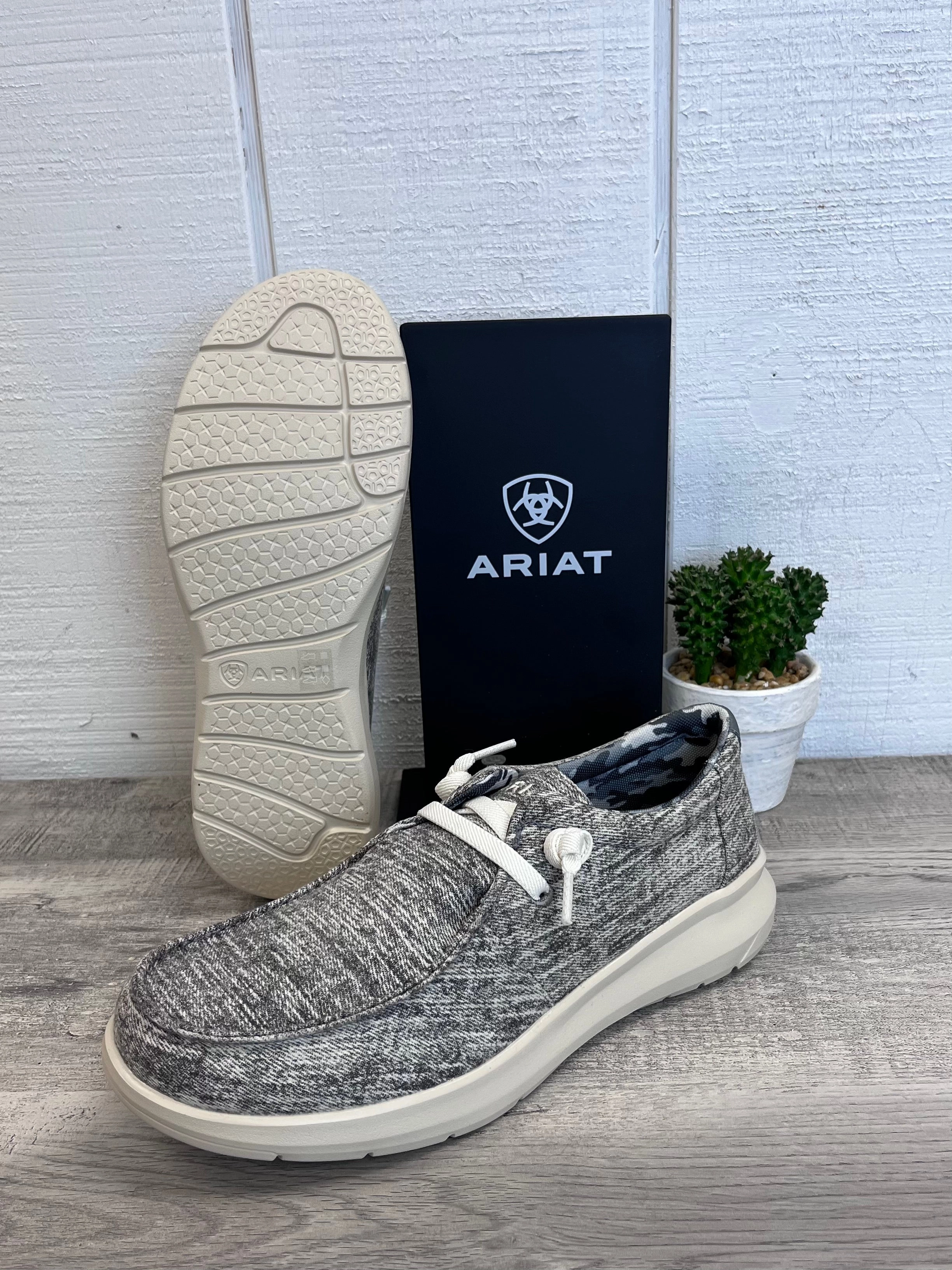 Easy   wear Ariat Men's Washed Grey Denim Hilo Casual Shoe 10061211