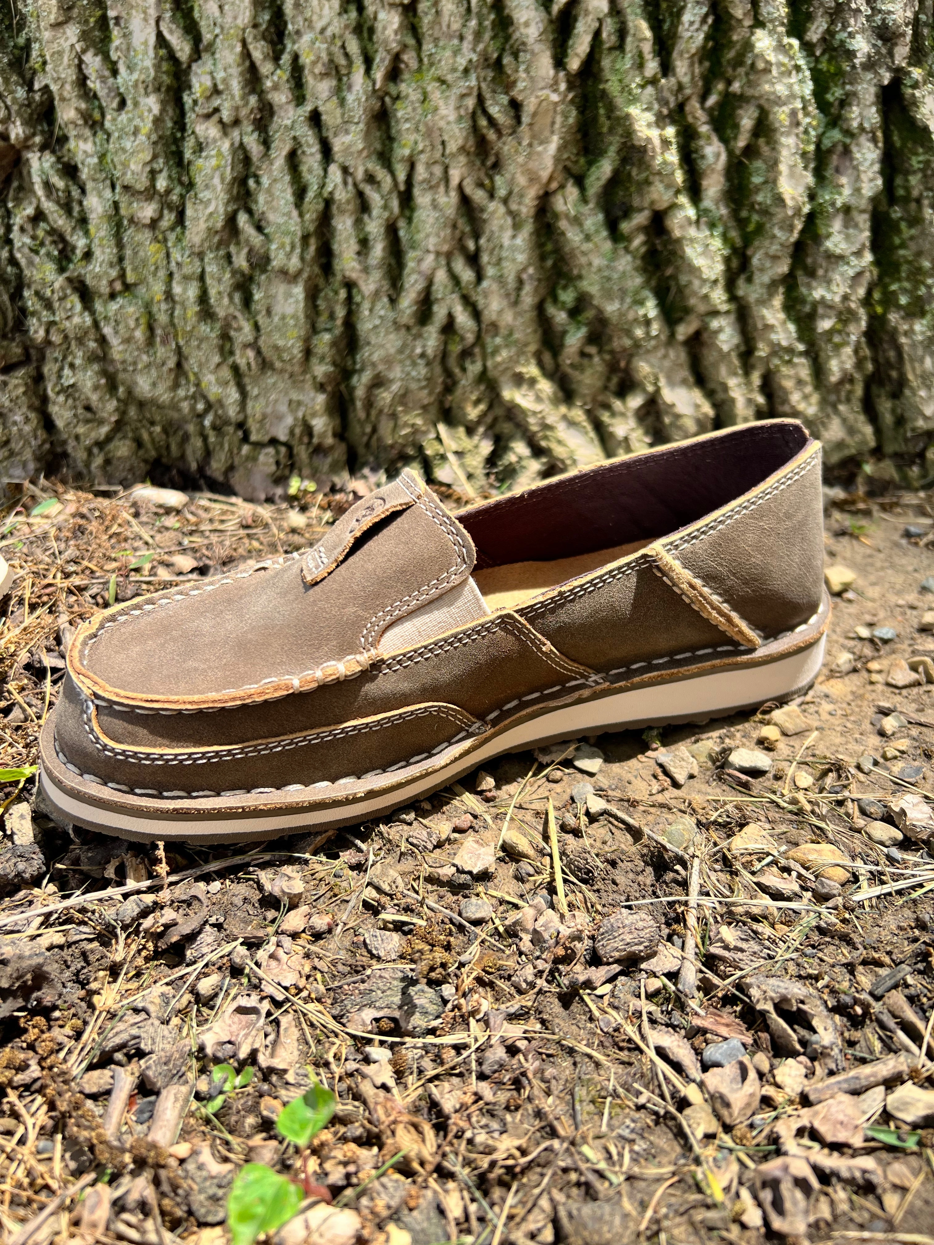 Cushioned Ariat Women's Brown Bomber Cruiser Shoes 10023008