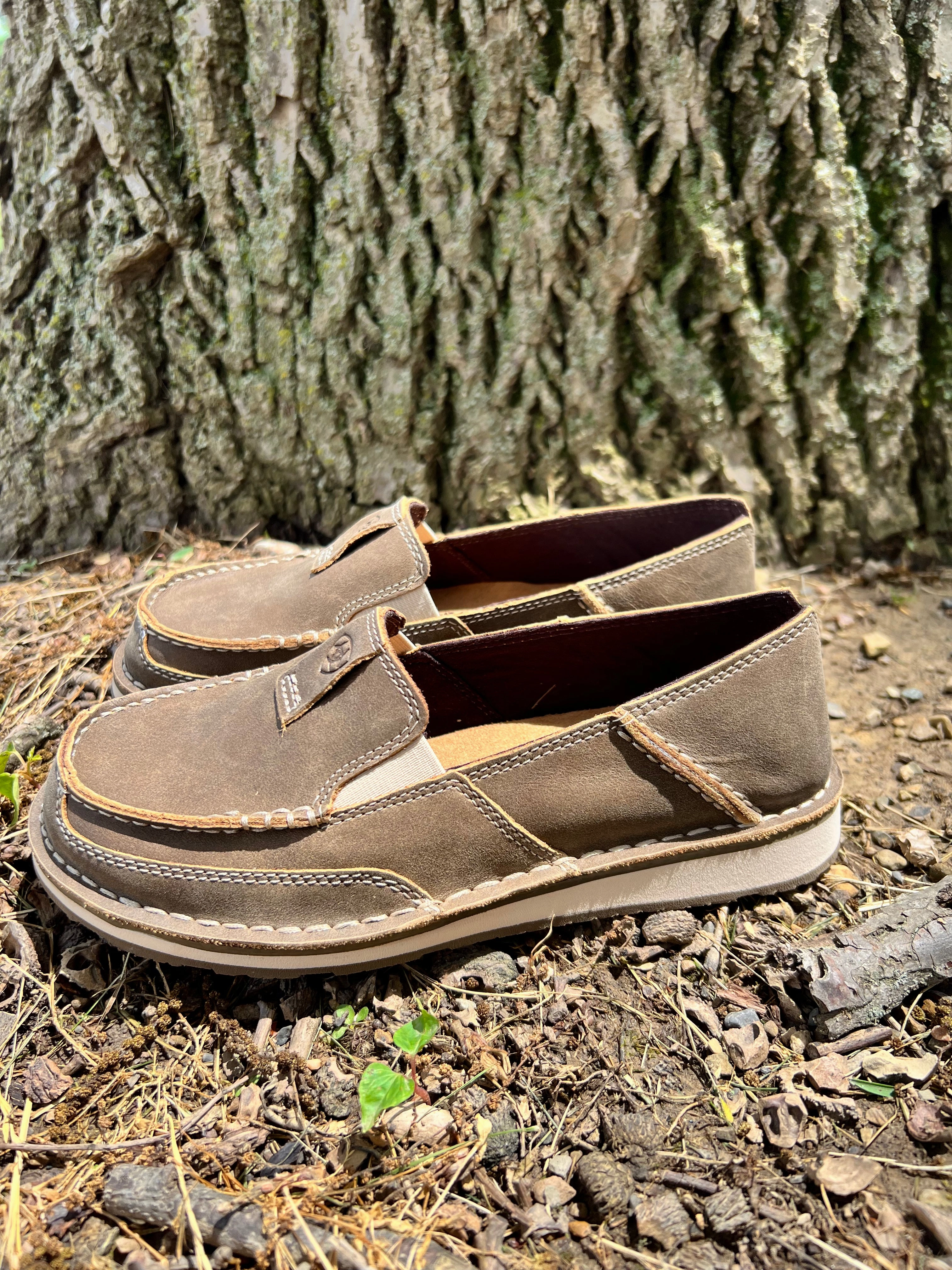 Leather Ariat Women's Brown Bomber Cruiser Shoes 10023008