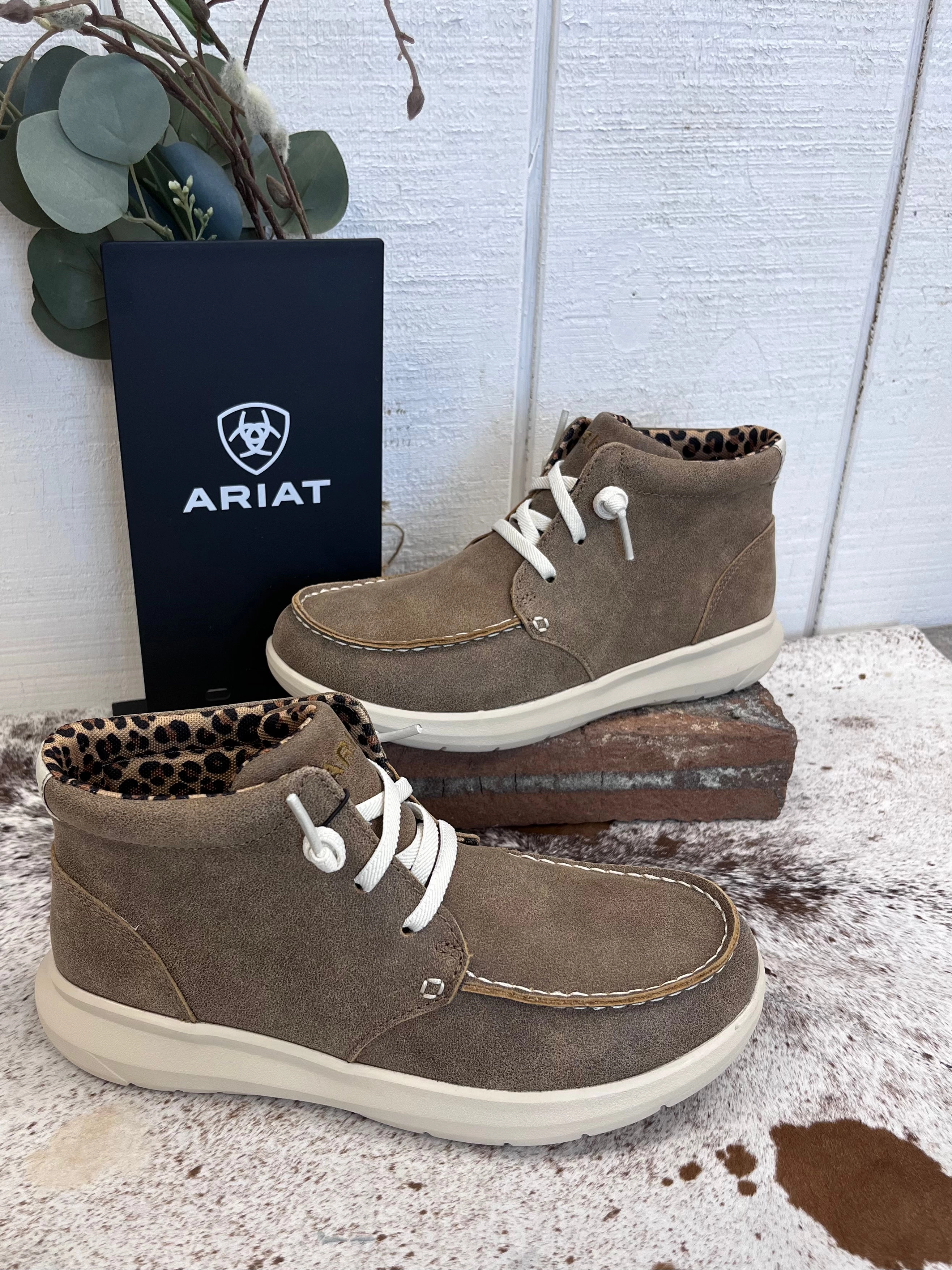 Fire Red Forest Path Ariat Women's Brown Bomber Leather High Top Hilo Casual Shoe 10061169