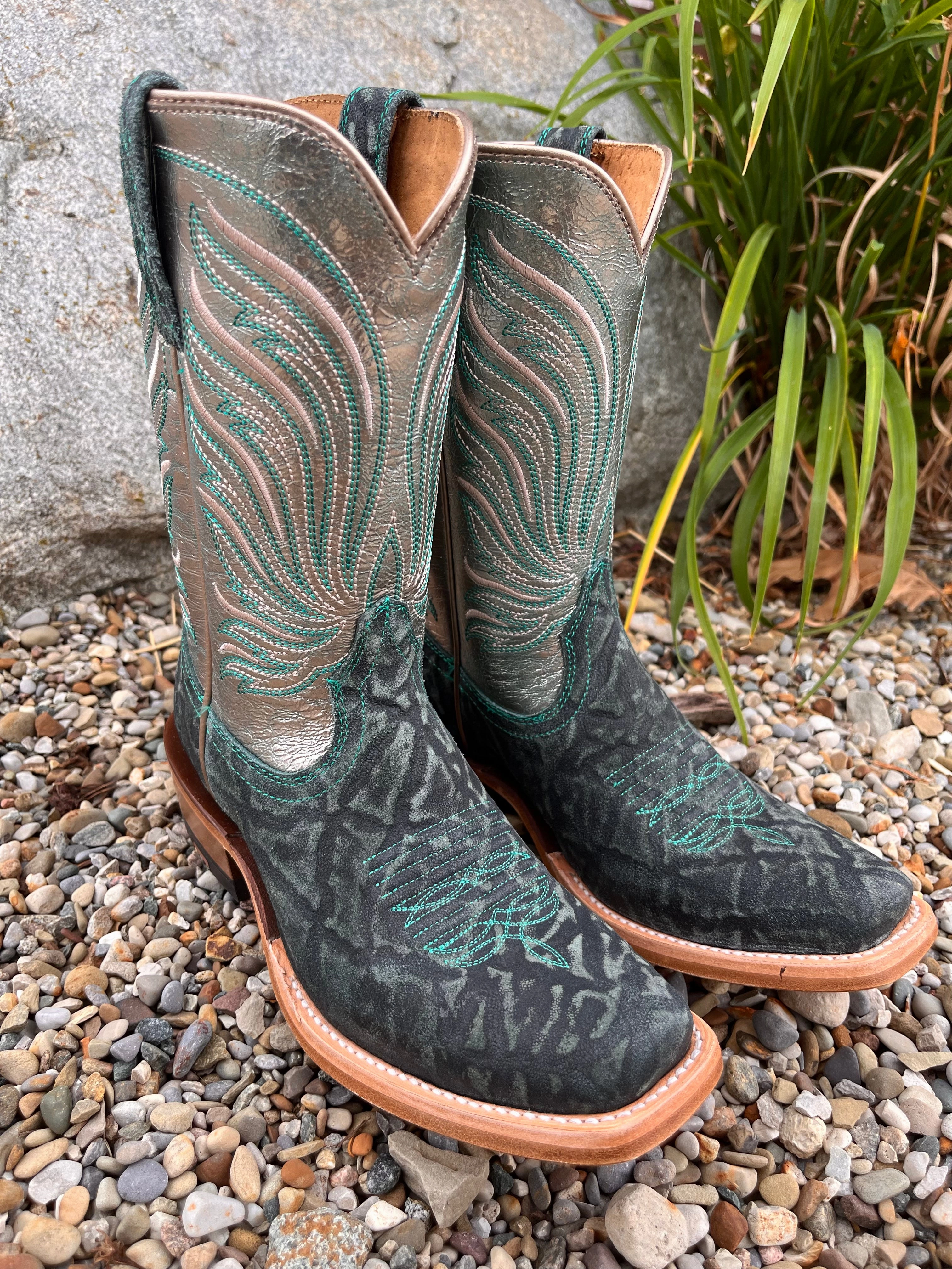 Winter Ready Tough Terrain Ariat Women's Futurity Dash Pewter & Mint Green Elephant Print Boots 10053807
