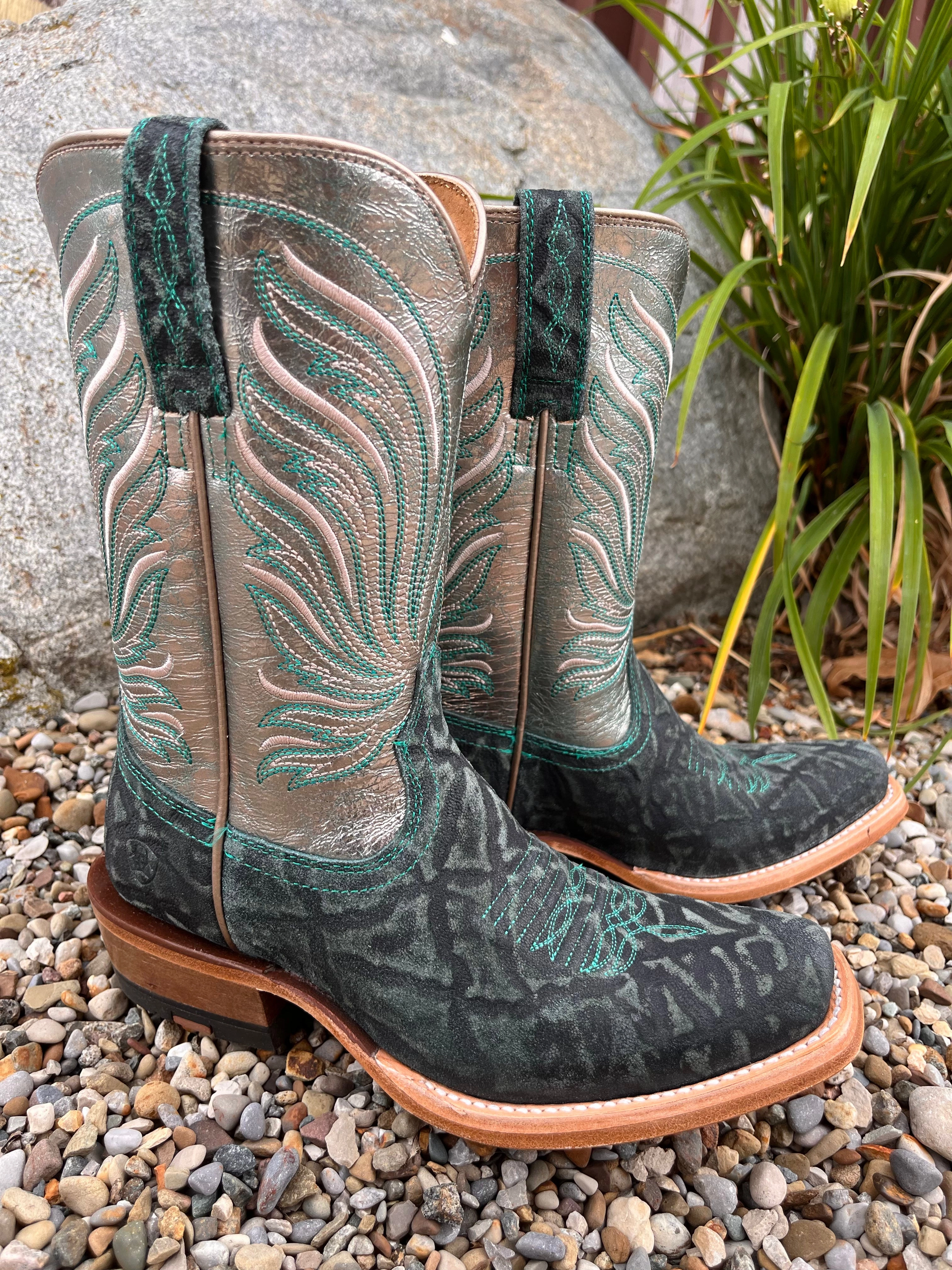 Clean Lines Ariat Women's Futurity Dash Pewter & Mint Green Elephant Print Boots 10053807