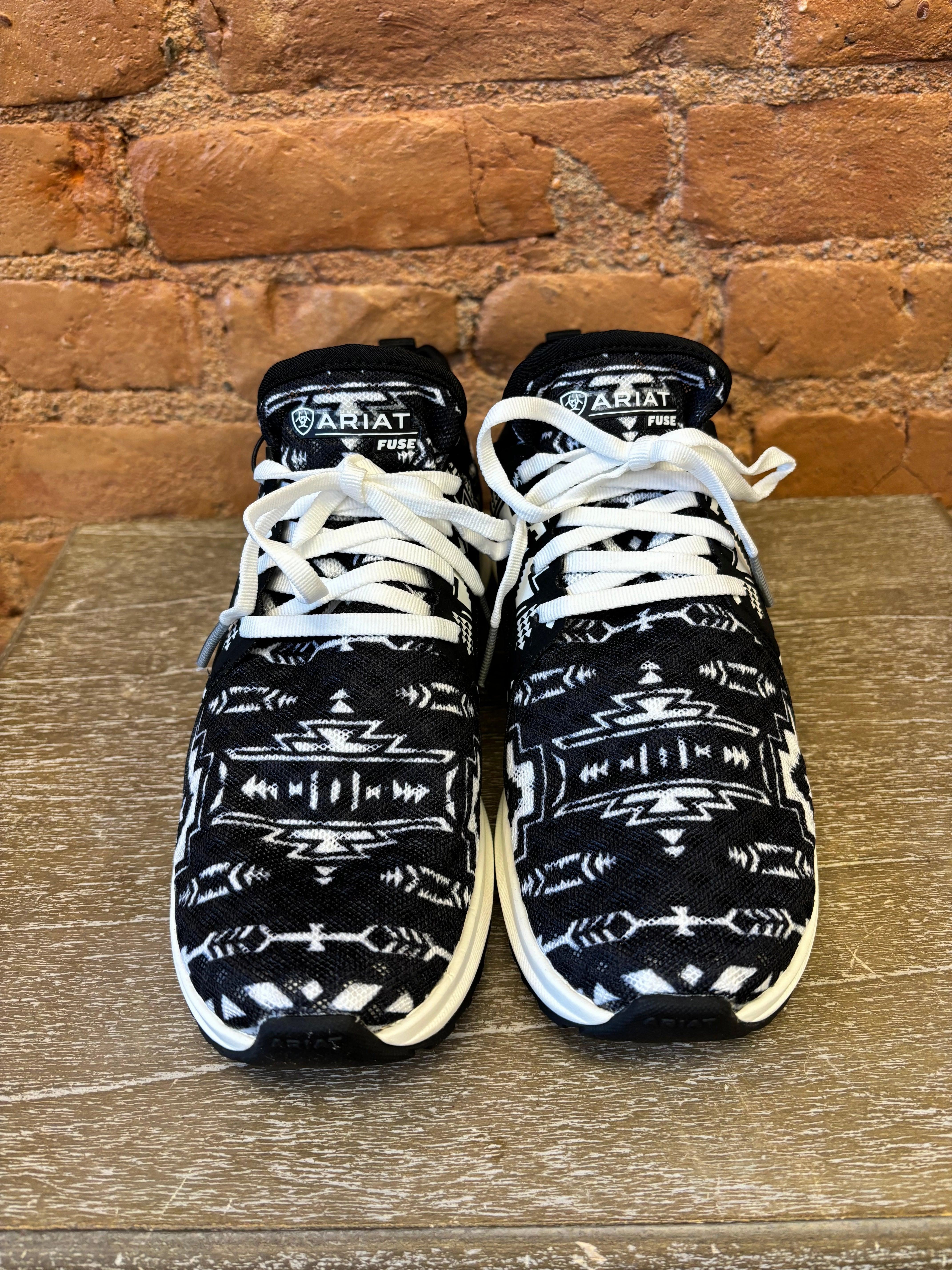 Ariat Women's Midnight Montana Fuse Lace-Up Tennis Shoe 10050877 Padded collar High Arch