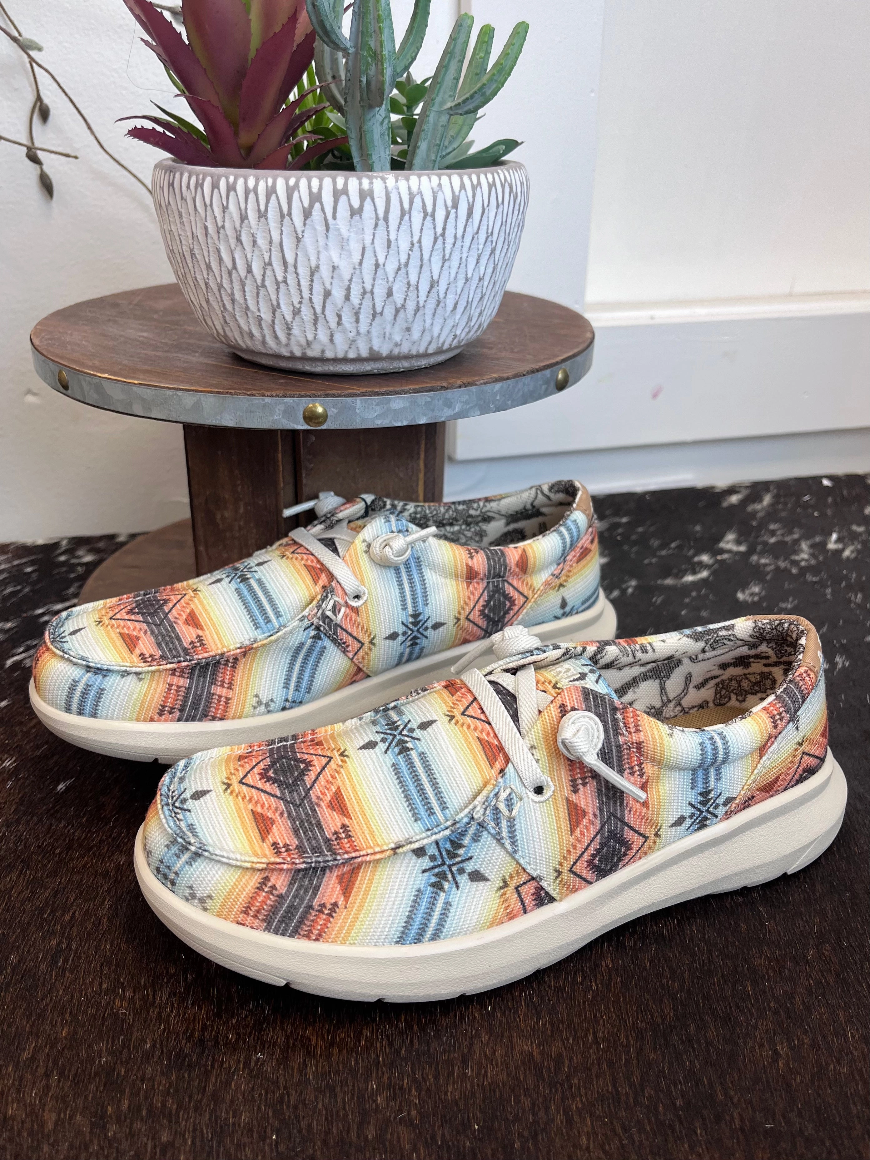 French Soft Crystal Glow Ariat Women's Sunset Southwestern Hilo Slip On Casual Shoe 10061339