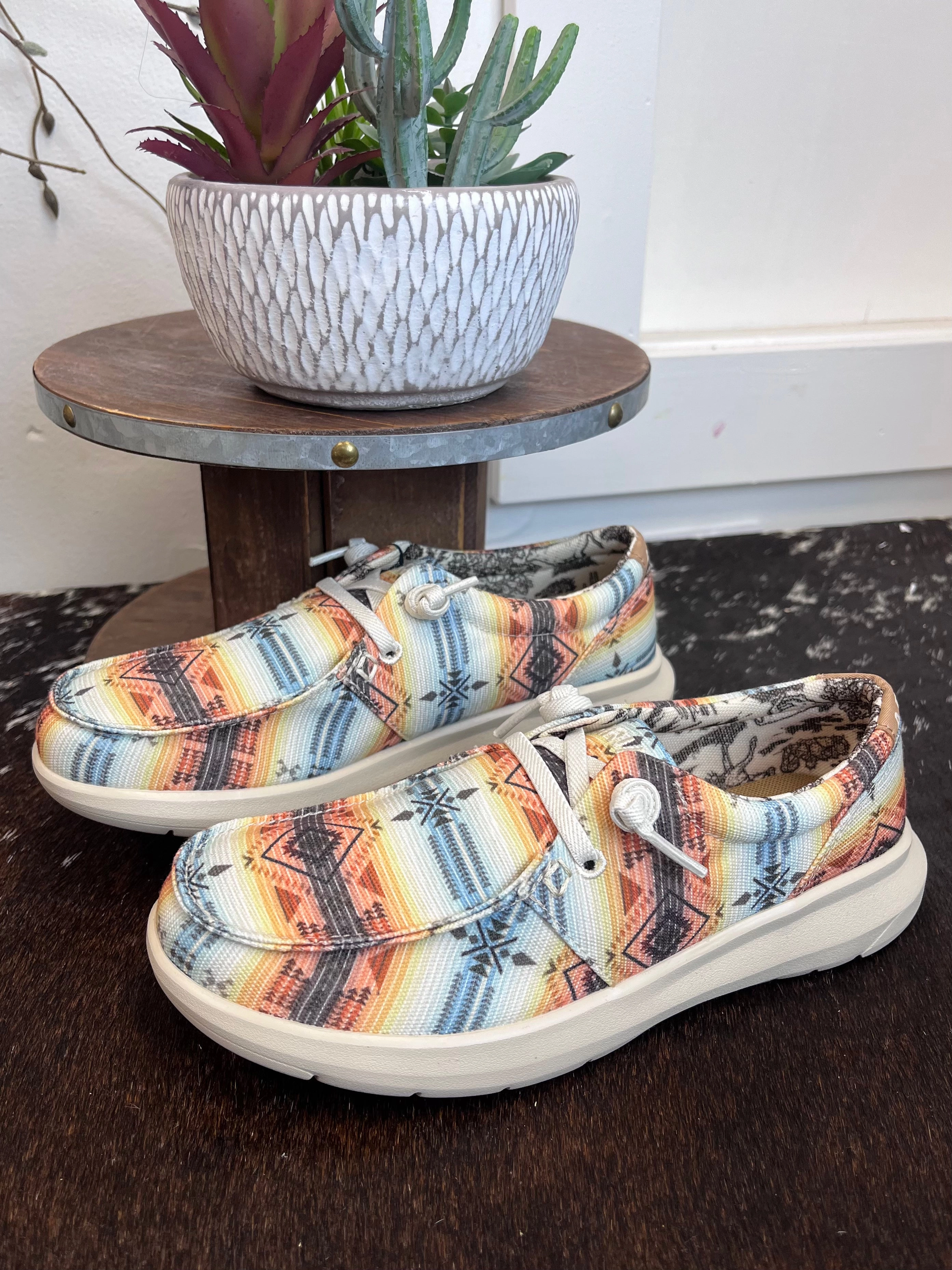 Ariat Women's Sunset Southwestern Hilo Slip On Casual Shoe 10061339 Active Mode Light frame