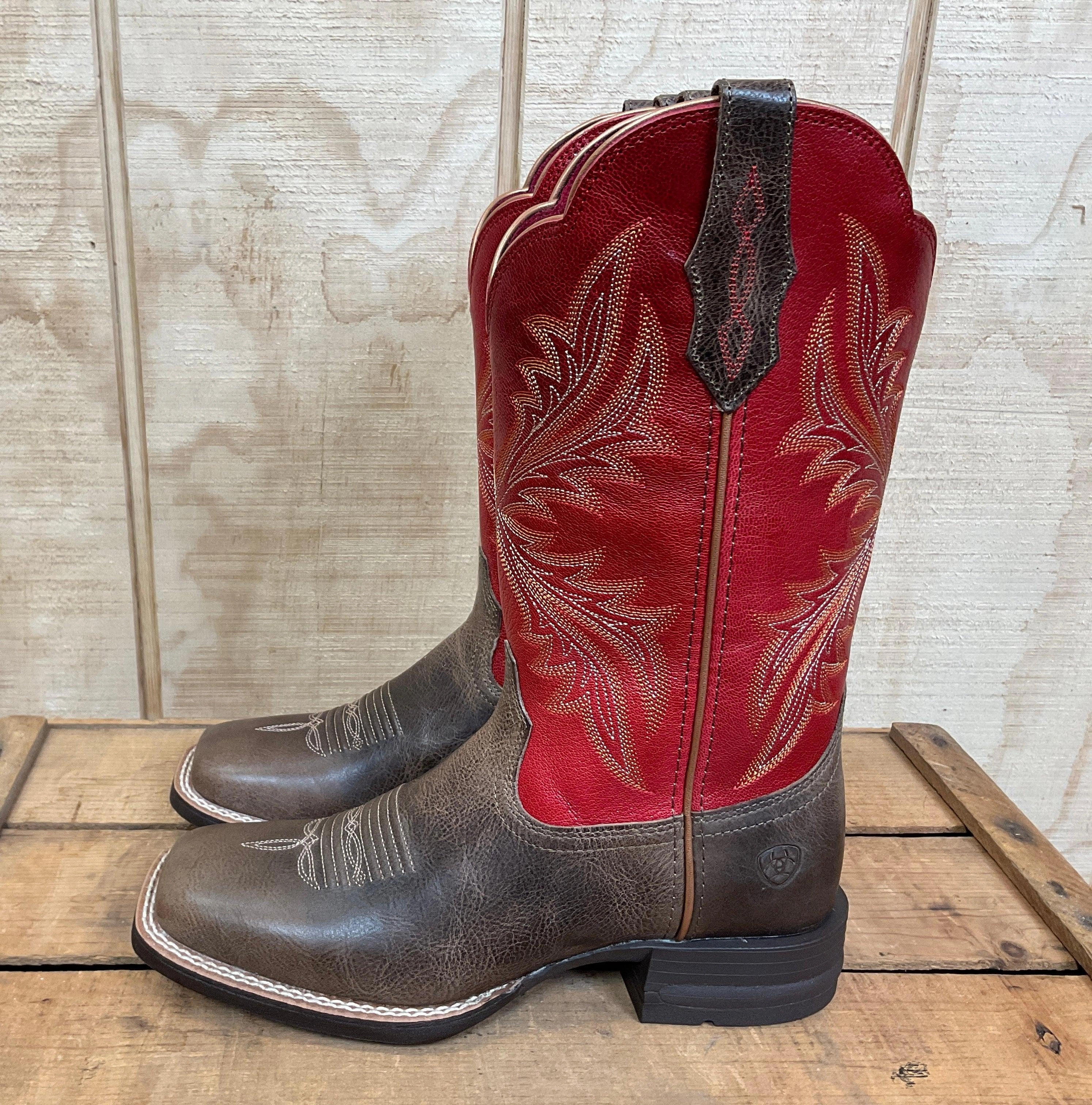 Comfortable Heel Counter Ariat Women's West Bound Sable & Red Square Toe Cowgirl Boots 10040287