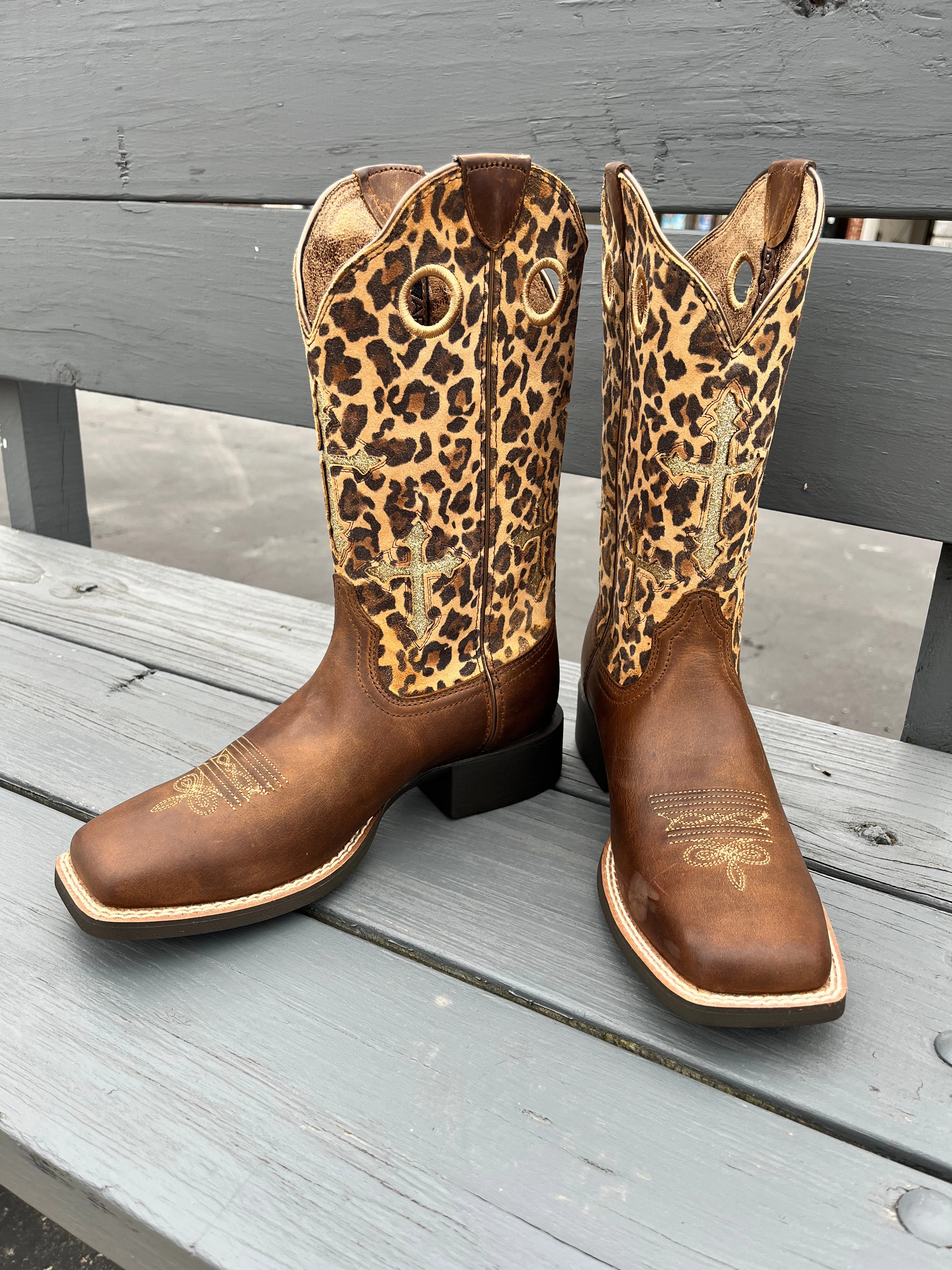 Ariat Womens Round Up Crossroads Distressed Tan Western Cowgirl Boot 10042384 Versatile Style Trail grip