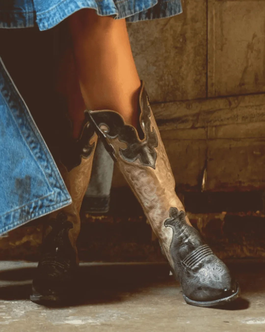 Bed Stu Women's Queen Black Oats Rustic White Western Fashion Boots F328047-BORWBF Minimal Look