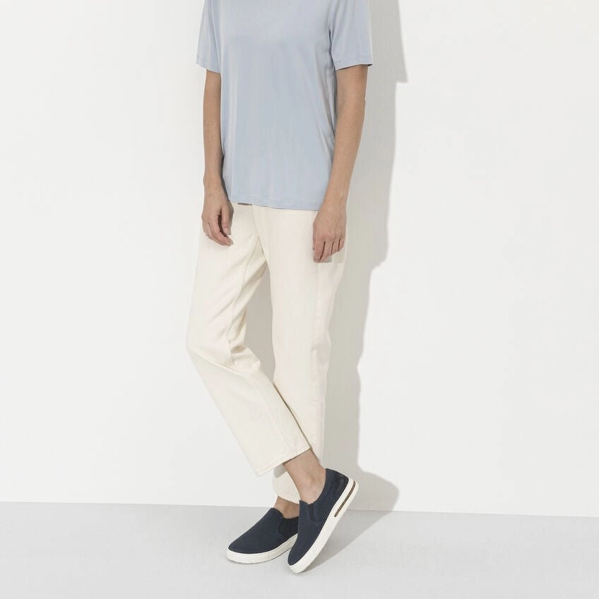 Oswego | Canvas | Navy Clean Step