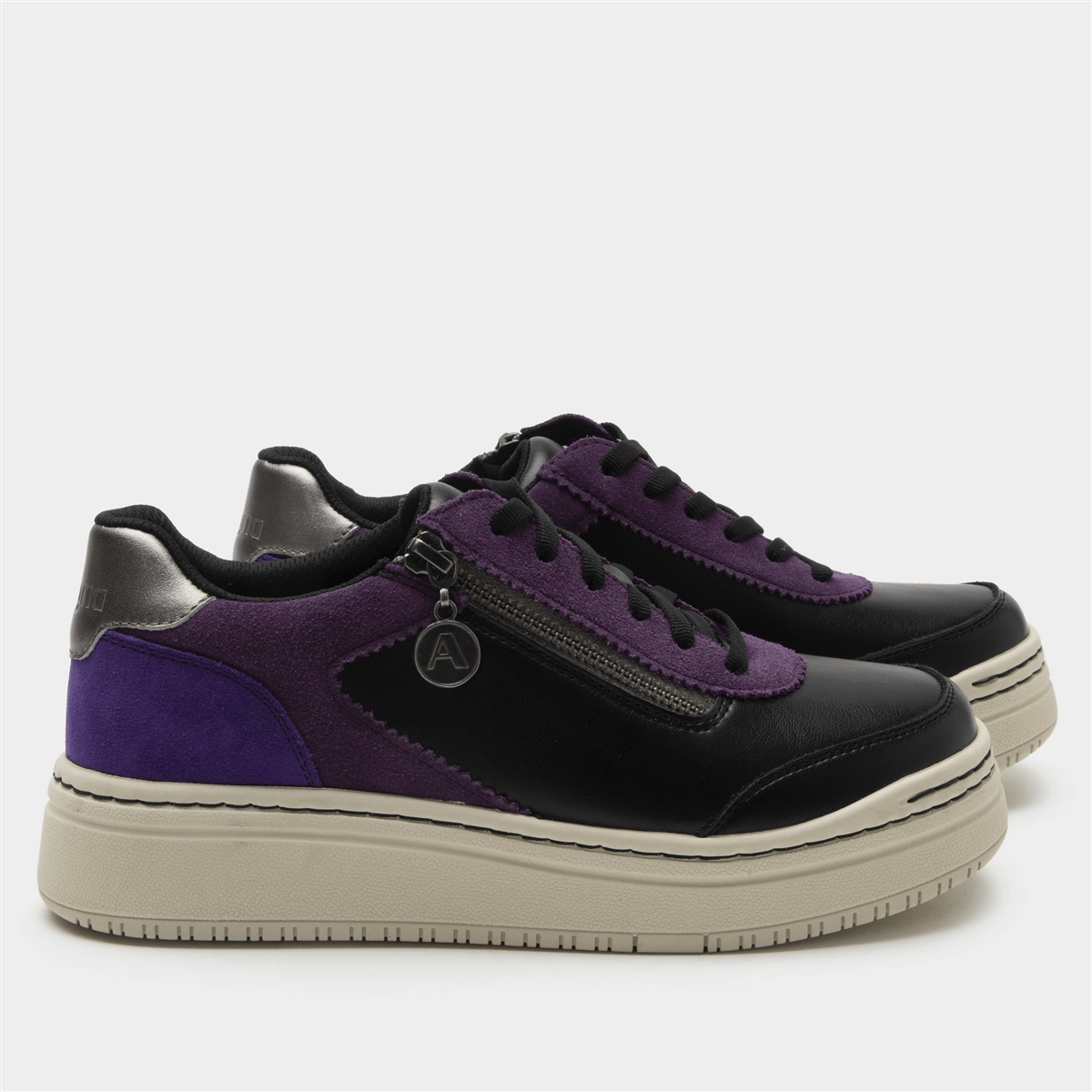 Climb Strong Heat Guard Averie | Suede/Vegan Leather | Black/Purple
