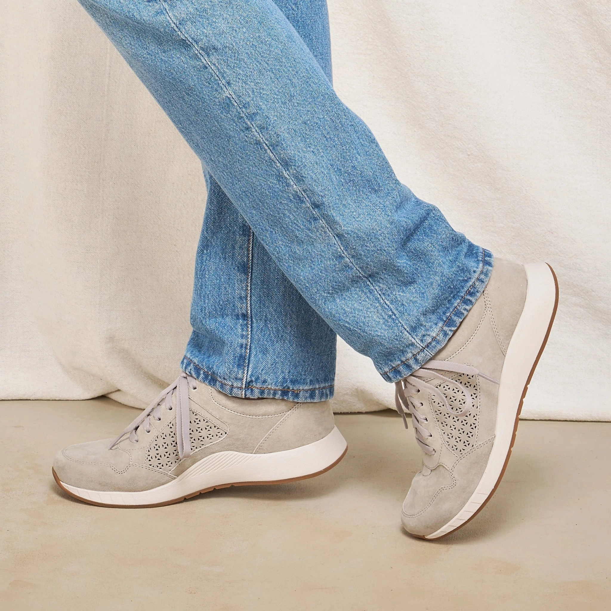 Catie | Suede | Grey Muscle Aid