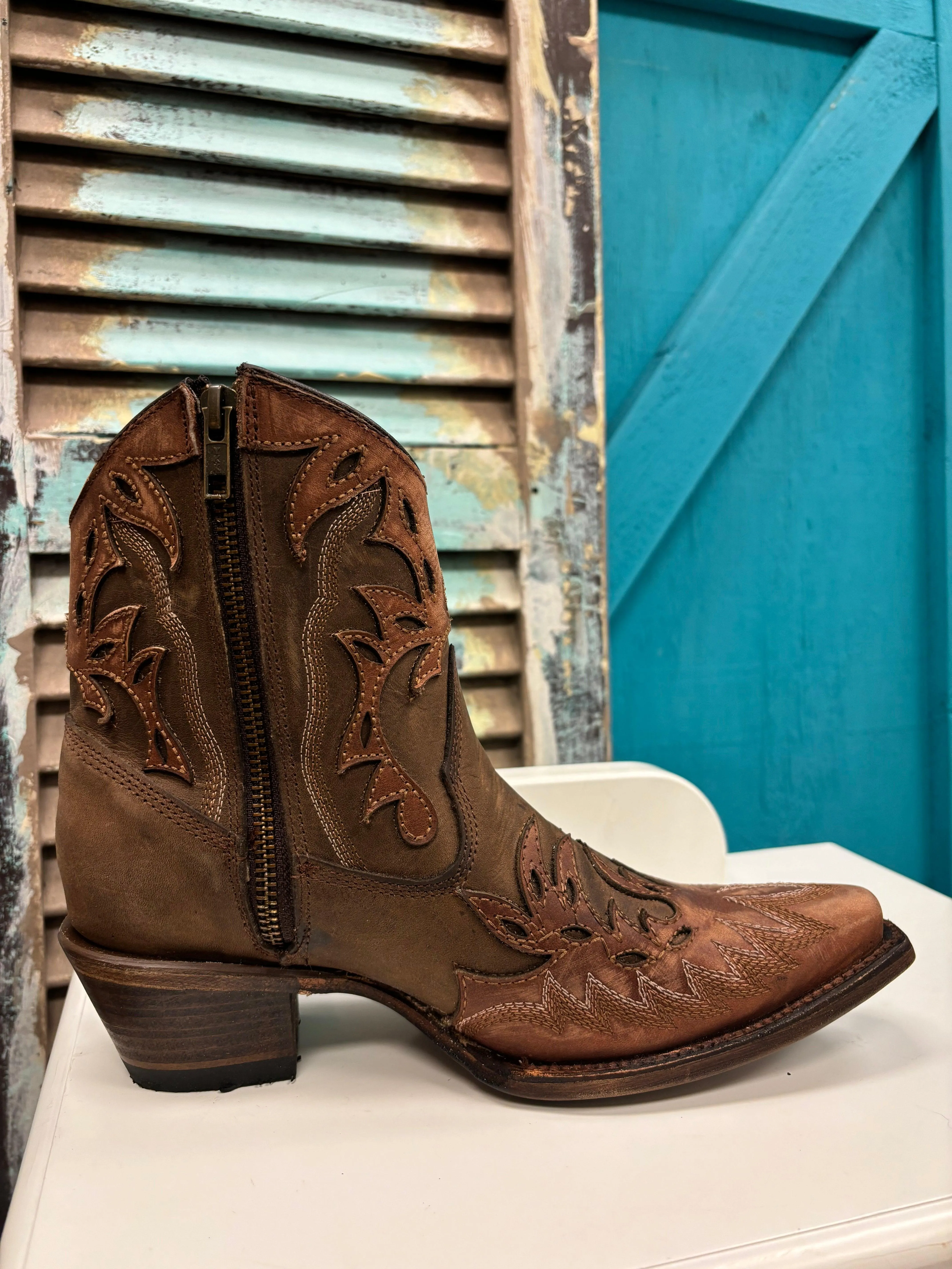 chemical-resistant Outdoor Circle G Women's Cognac & Tobacco Embroidered Wing Tip Ankle Boots L6100