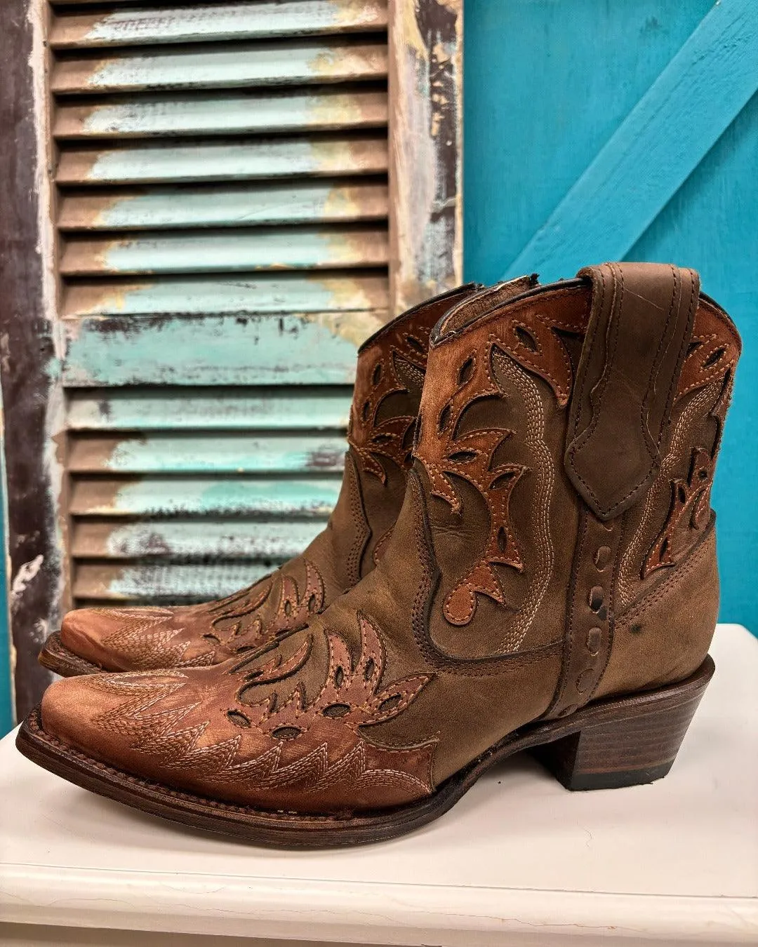 Circle G Women's Cognac & Tobacco Embroidered Wing Tip Ankle Boots L6100 Urban Style