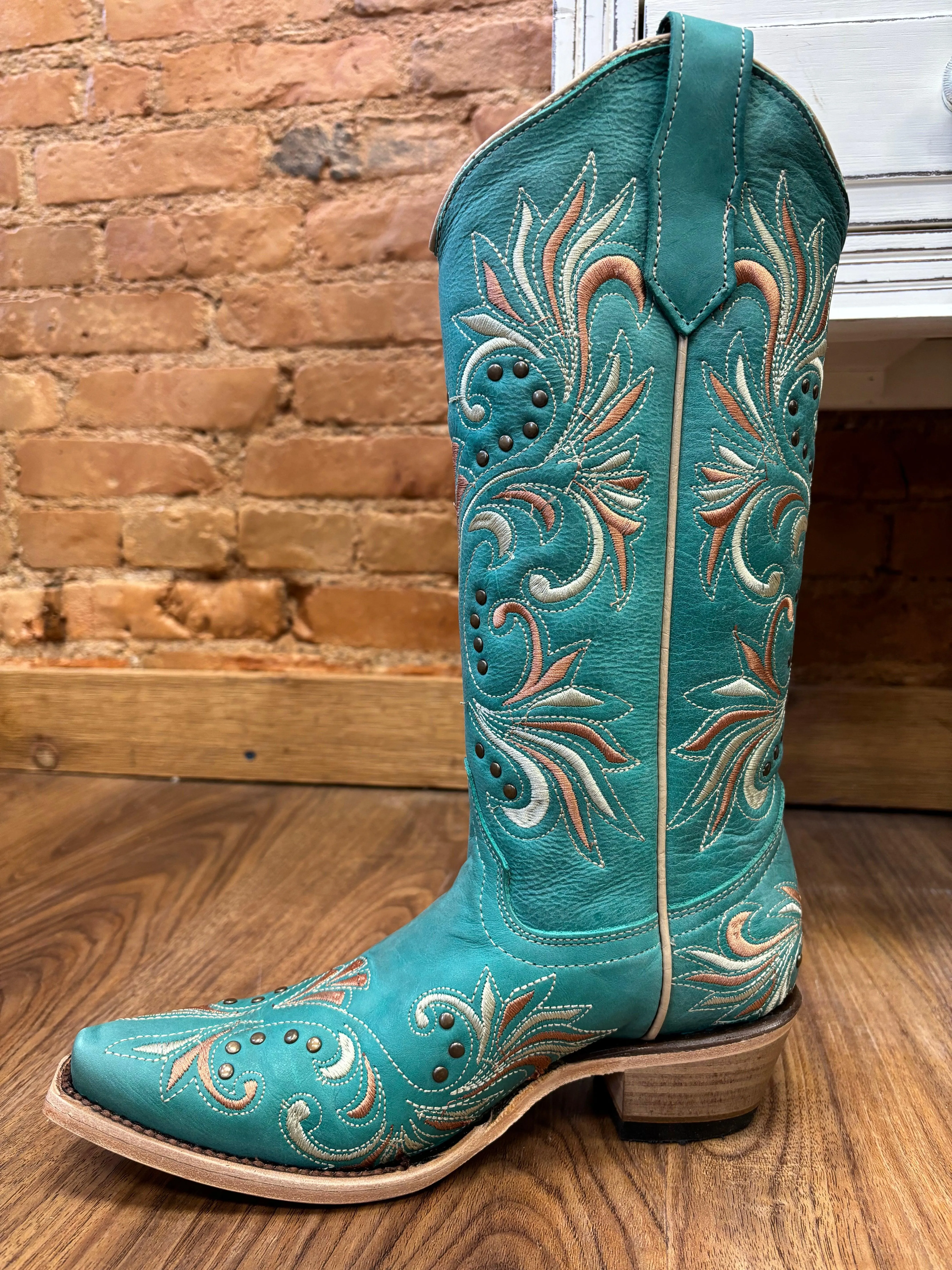 Urban Footwear Circle G Women's Teal Embroidered & Studs Snip Toe Cowgirl Boots L5965