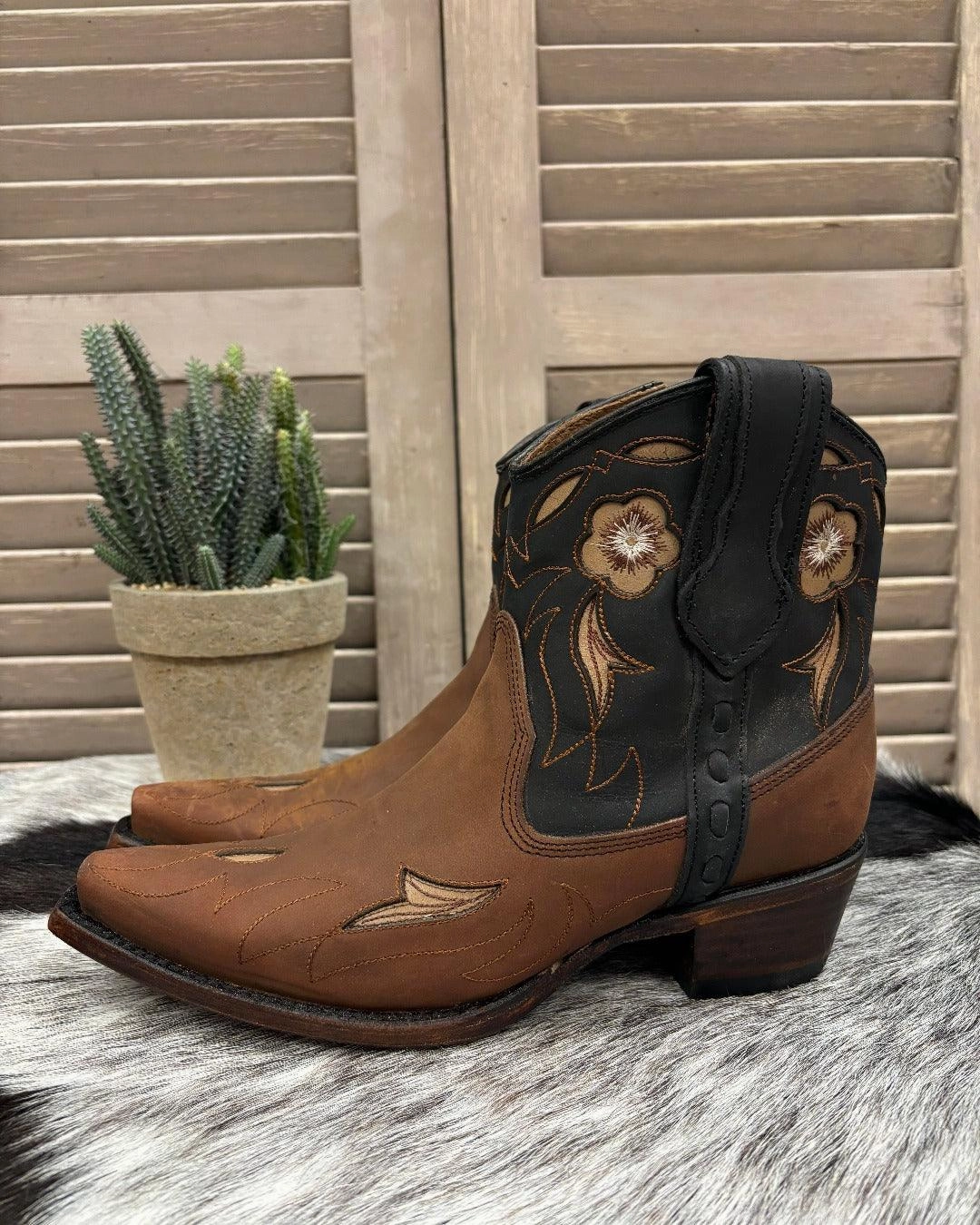 Circle G Women's Brown & Dark Navy Floral Snip Toe Shortie Cowgirl Ankle Boots L6096 Durable Construction