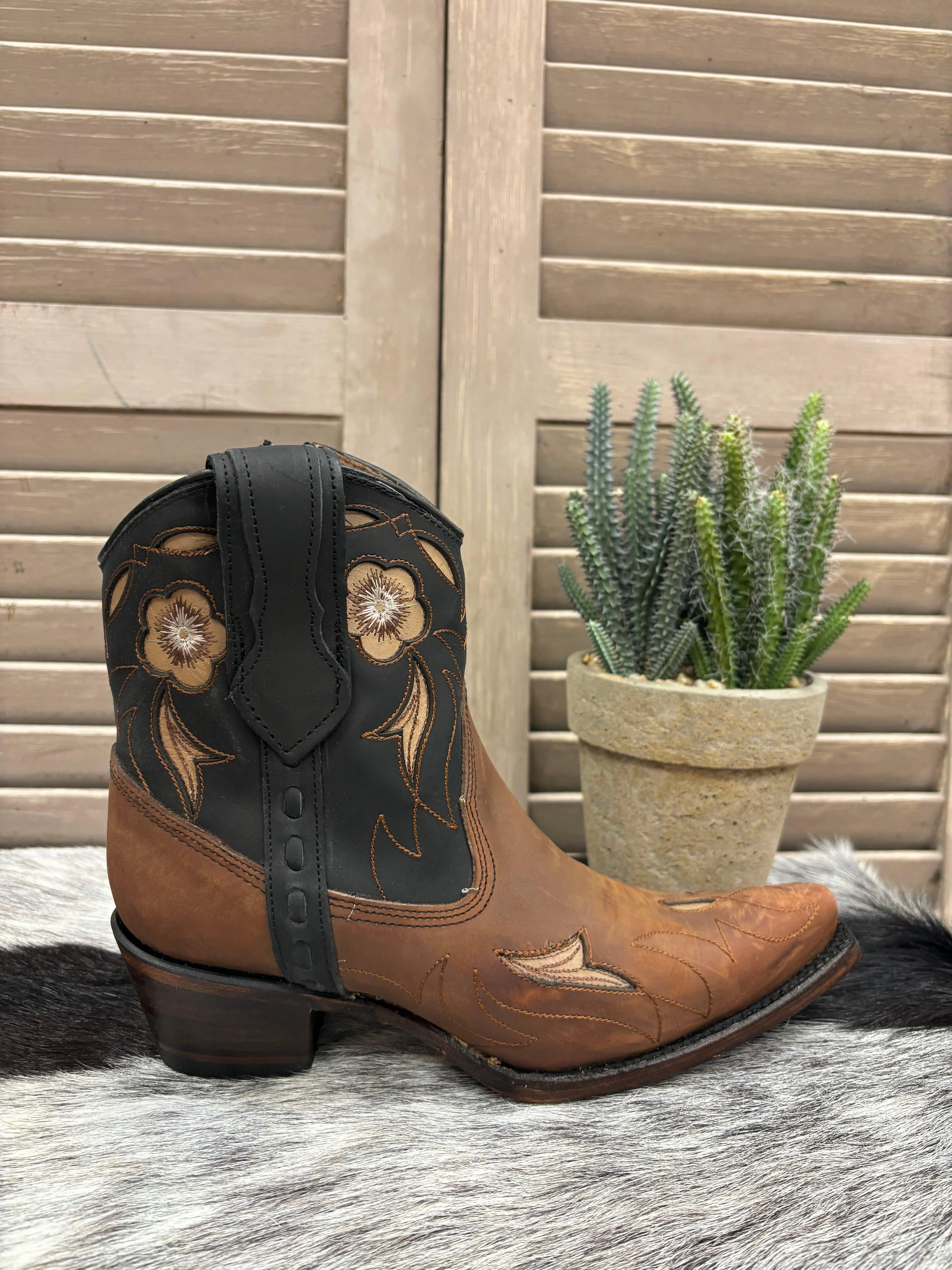 Dad Mode High Utility Circle G Women's Brown & Dark Navy Floral Snip Toe Shortie Cowgirl Ankle Boots L6096