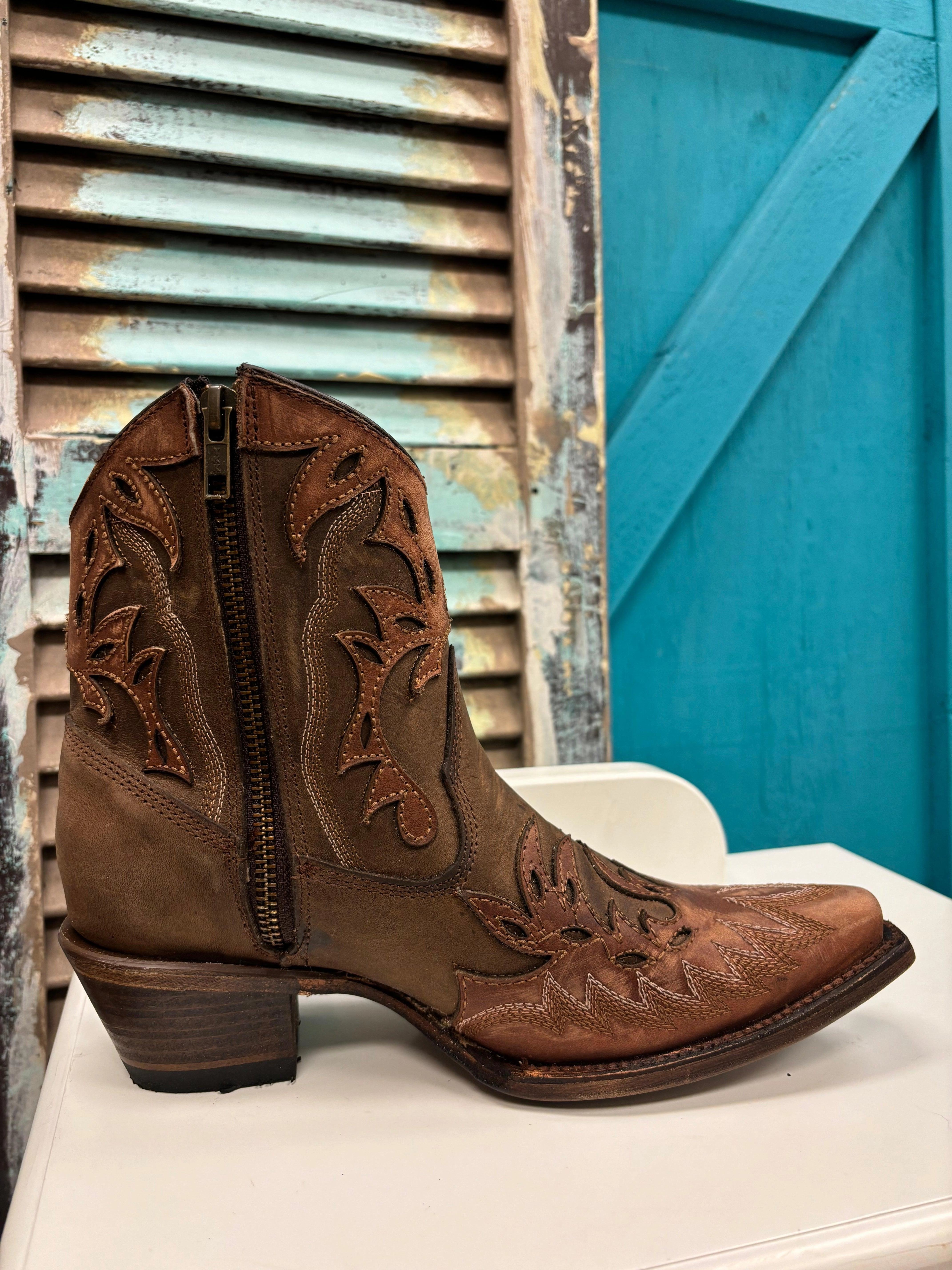 chemical-resistant Outdoor Circle G Women's Cognac & Tobacco Embroidered Wing Tip Ankle Boots L6100