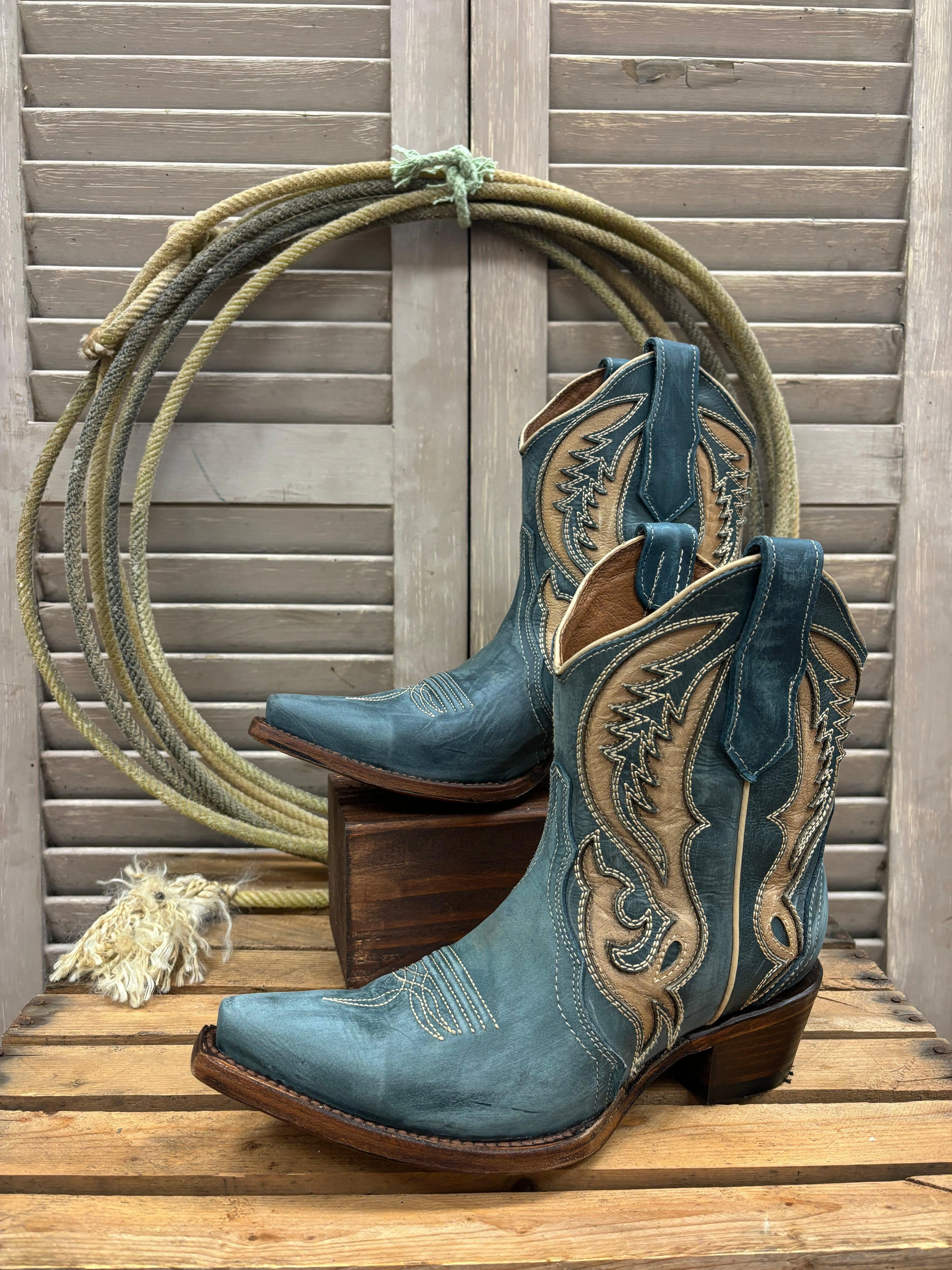 Wine Rich Circle G Women's Distressed Blue & Tan Inlay Cowgirl Ankle Boots L6089