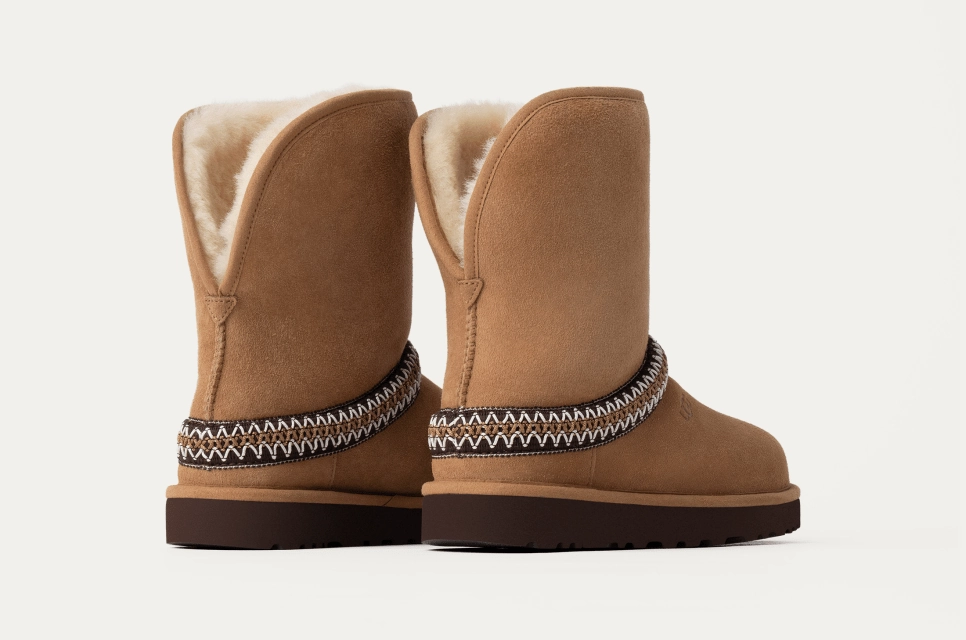 Classic Short Crescent | Women | Suede/Sheepskin | Chestnut Work