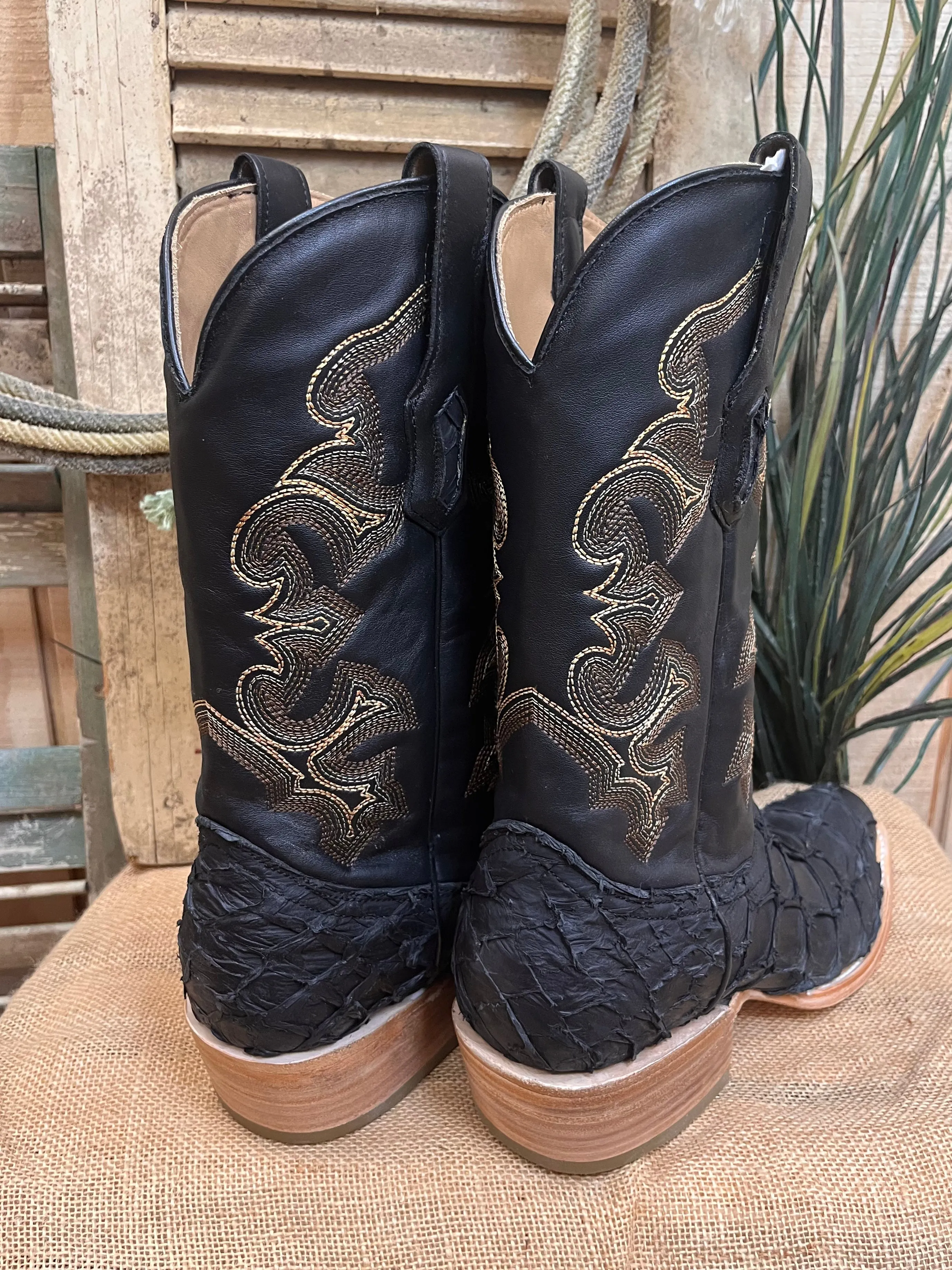 Corral Men's Black Pirarucu Big Bass Narrow Square Toe Cowboy Boots A4339 Weekend Escape Winter Fashion