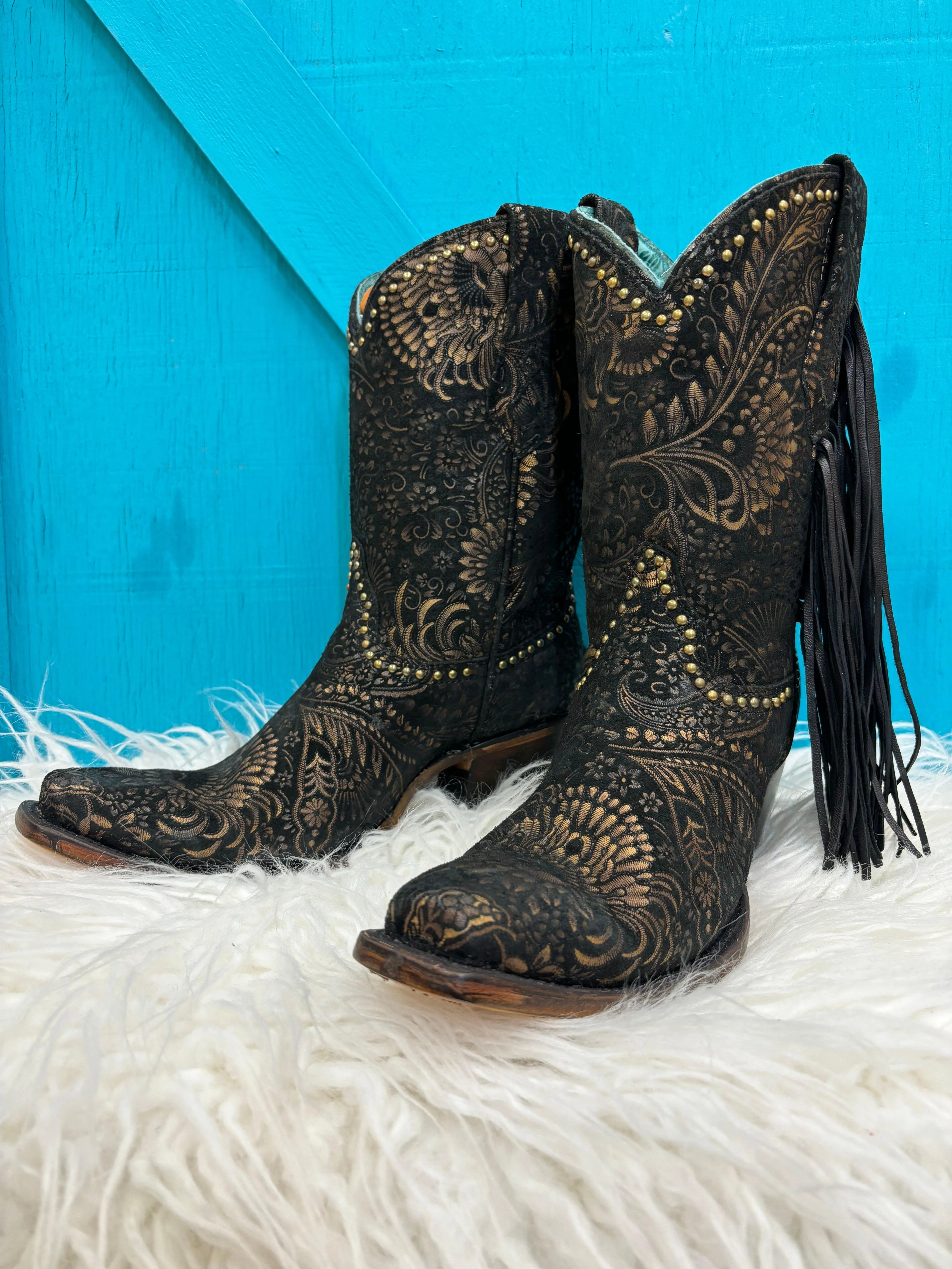 Well-fitted Corral Women's Black and Gold Stamped Floral Suede Fashion Cowgirl Boots A4492