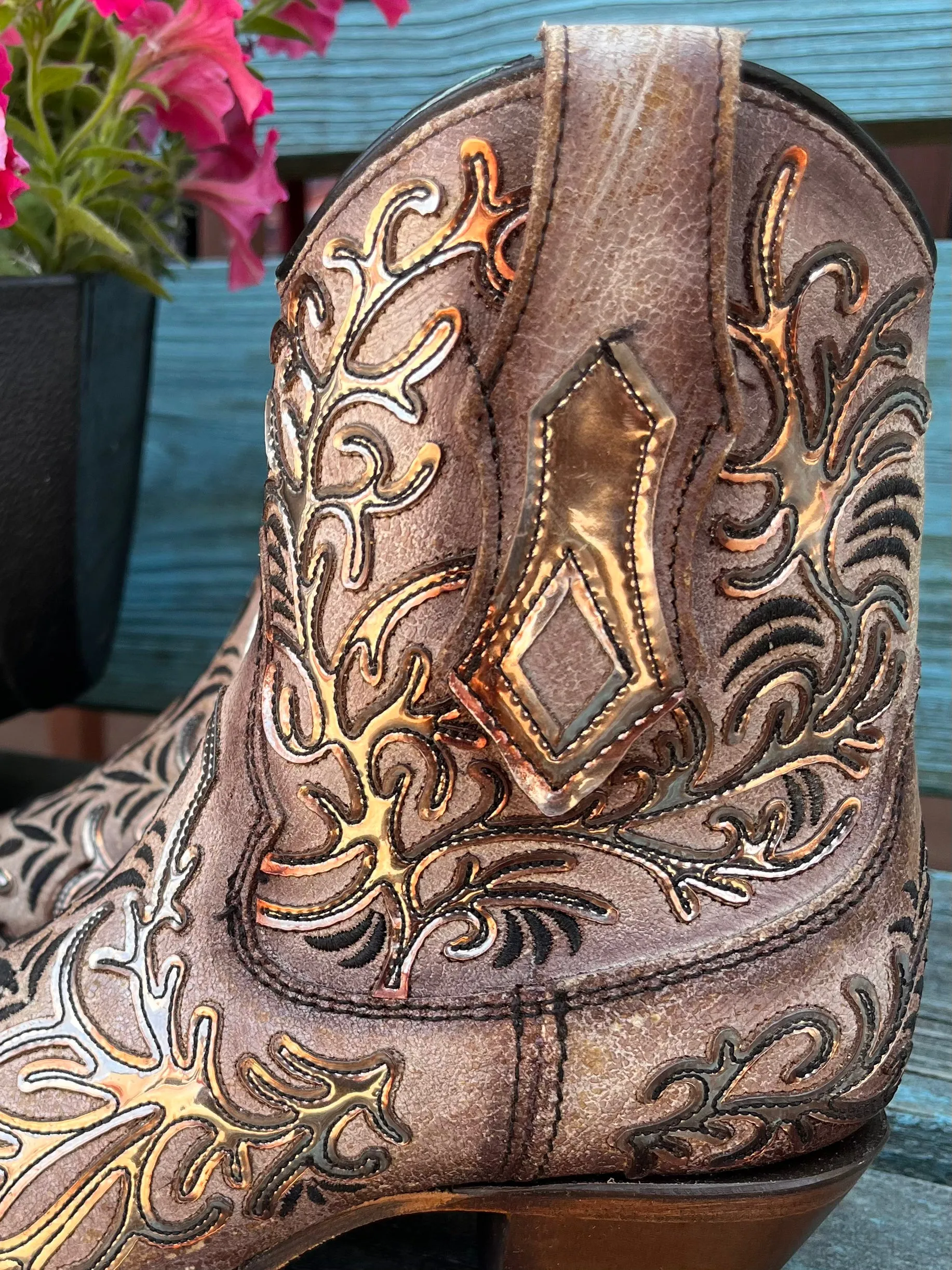 Classic Core Comfortable Walk Corral Women's Tan Golden Mirror & Black Ankle Cowgirl Boots C4007