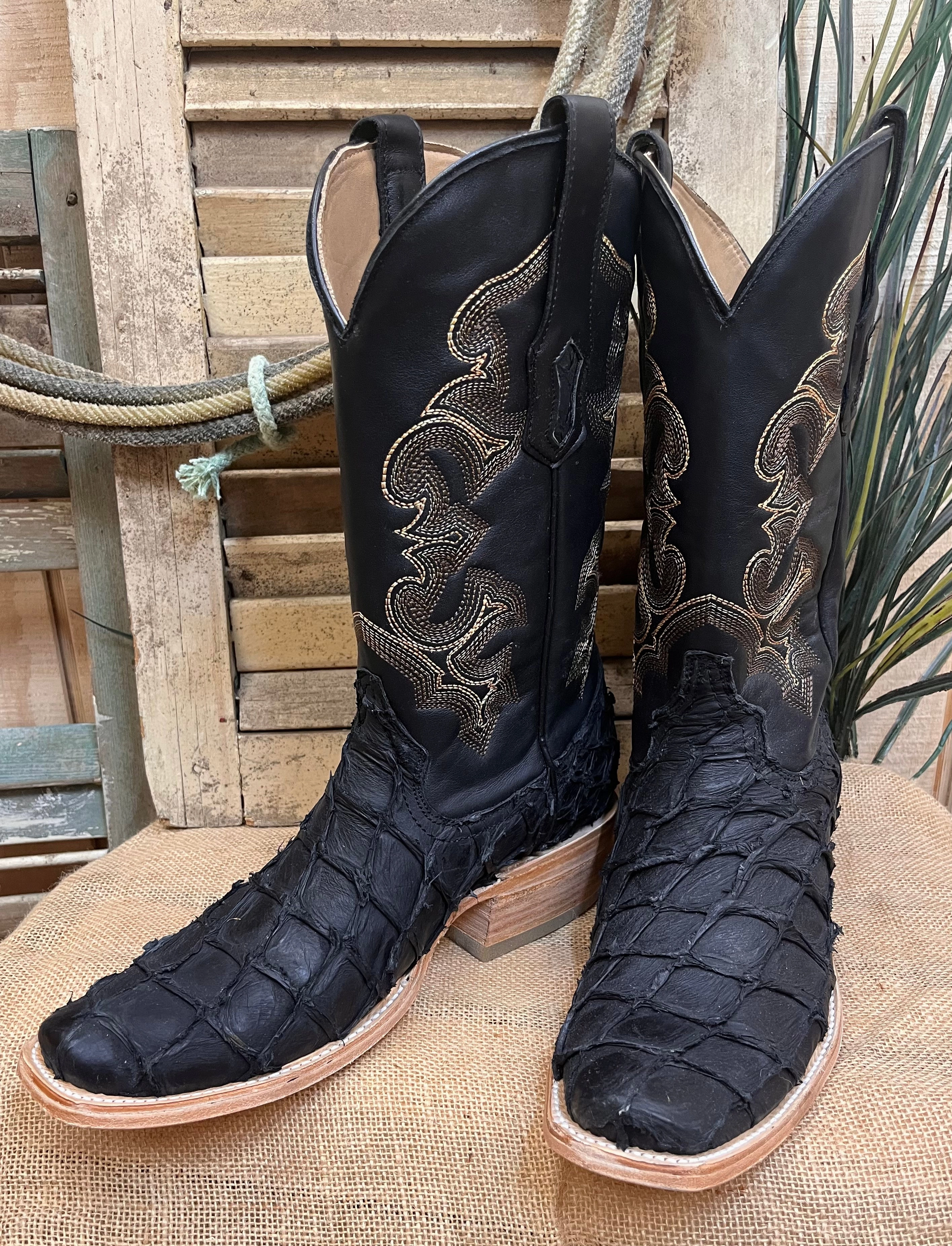 Corral Men's Black Pirarucu Big Bass Narrow Square Toe Cowboy Boots A4339 Synthetic Upper Stable base