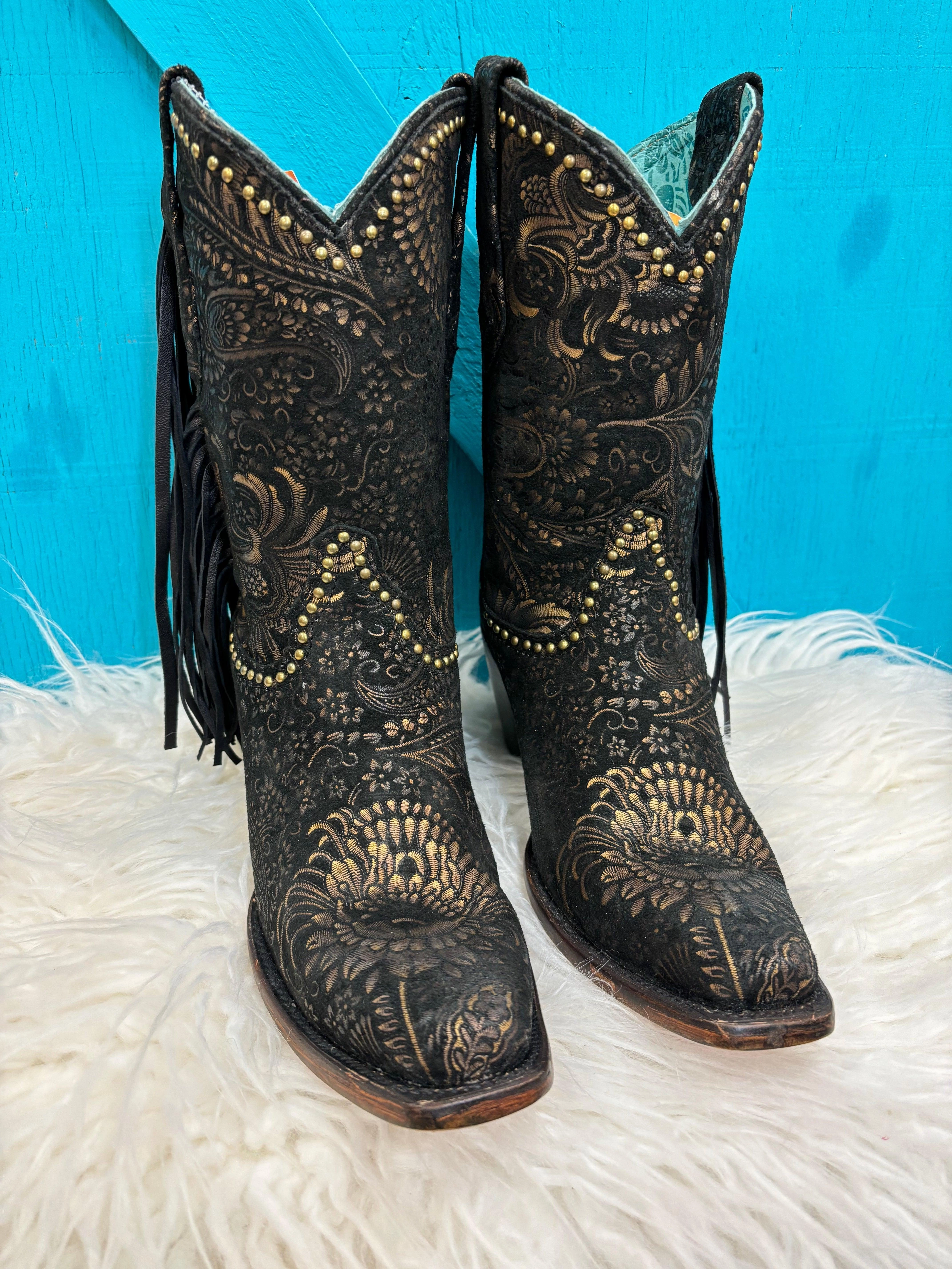 Thermal Lining Insulated Fit Corral Women's Black and Gold Stamped Floral Suede Fashion Cowgirl Boots A4492