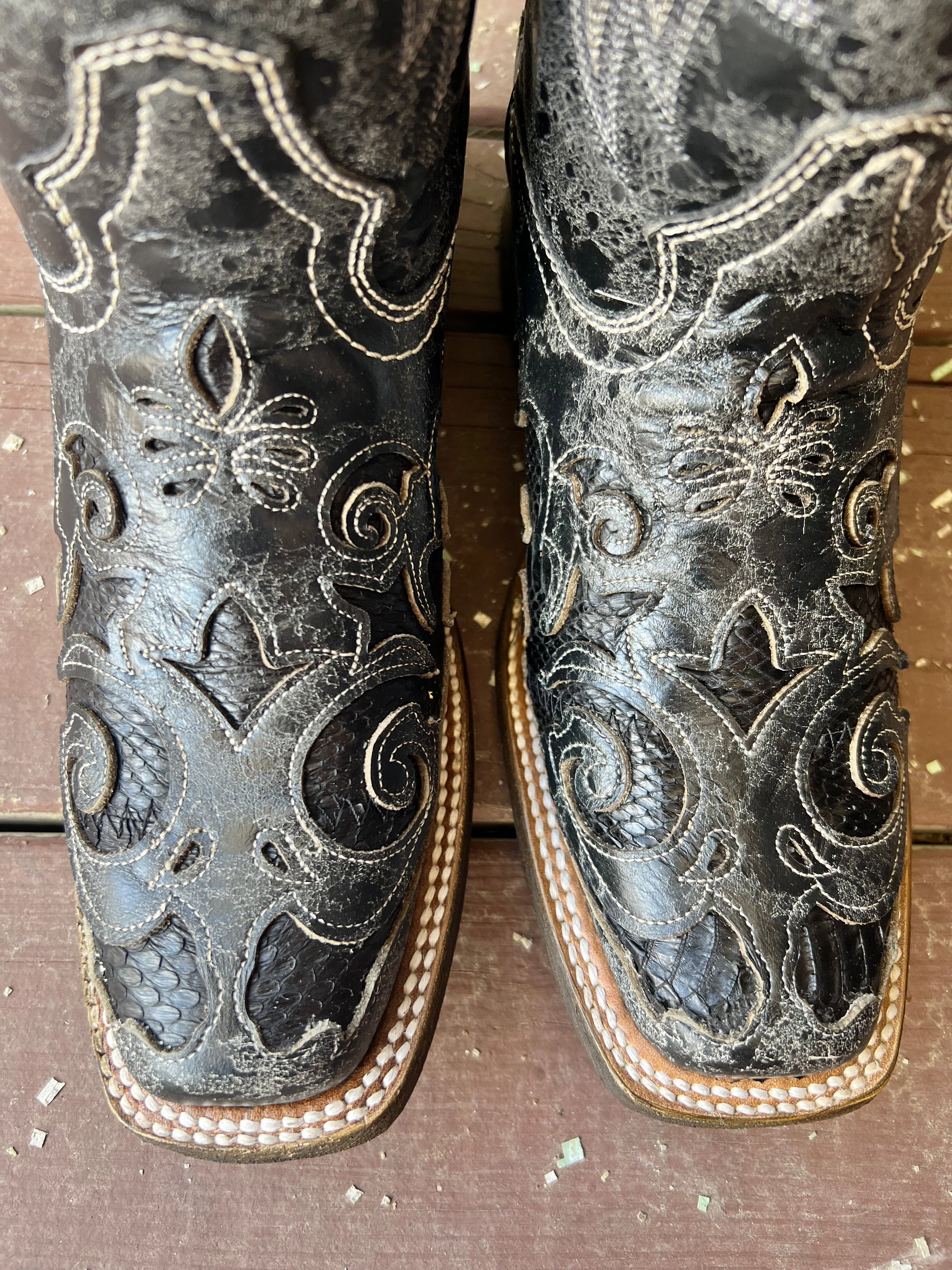 Corral Women's Distressed Black Snake Inlay Square Toe Western Boots A2402 High Top