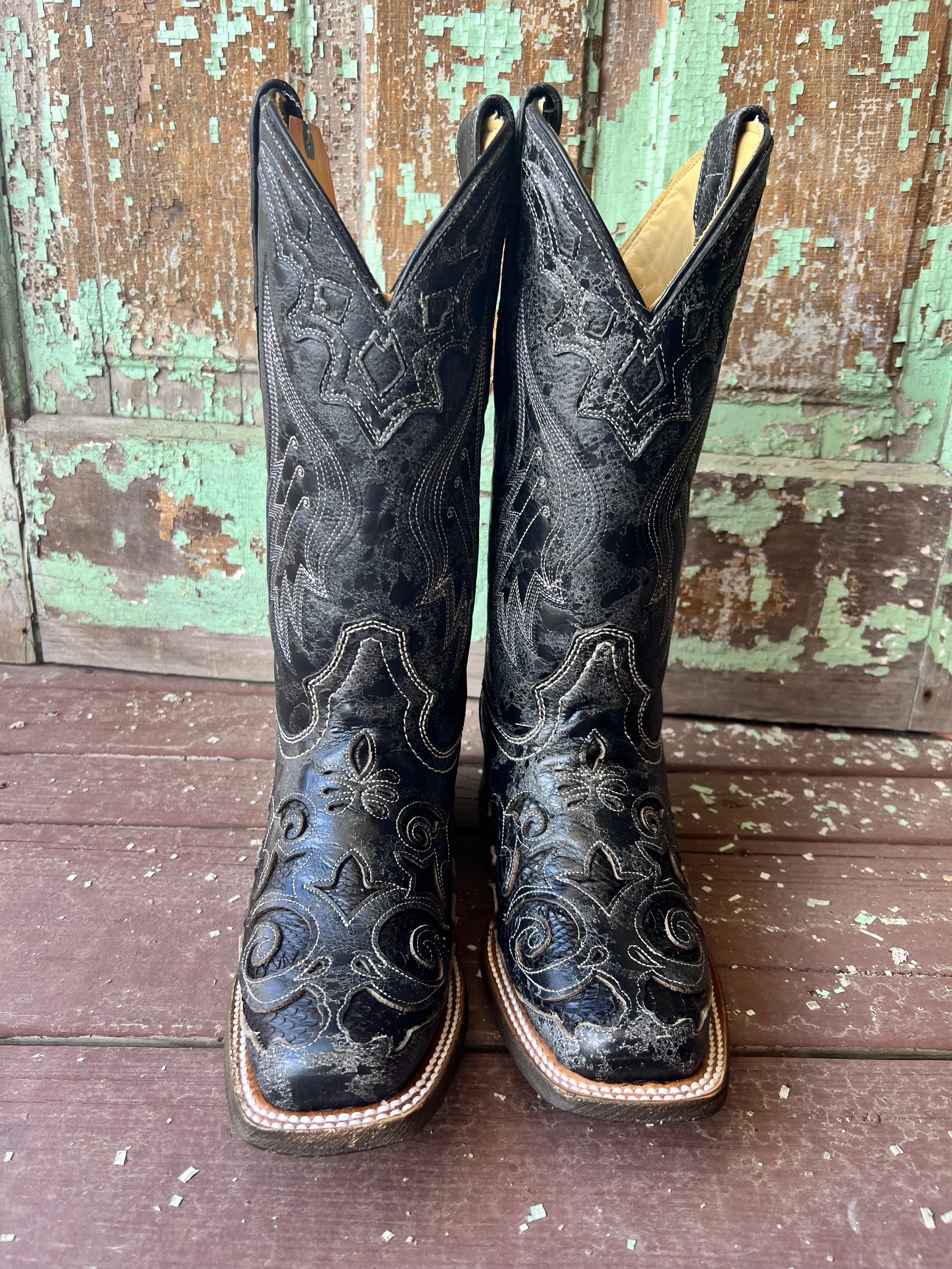 Corral Women's Distressed Black Snake Inlay Square Toe Western Boots A2402 Tread Pattern