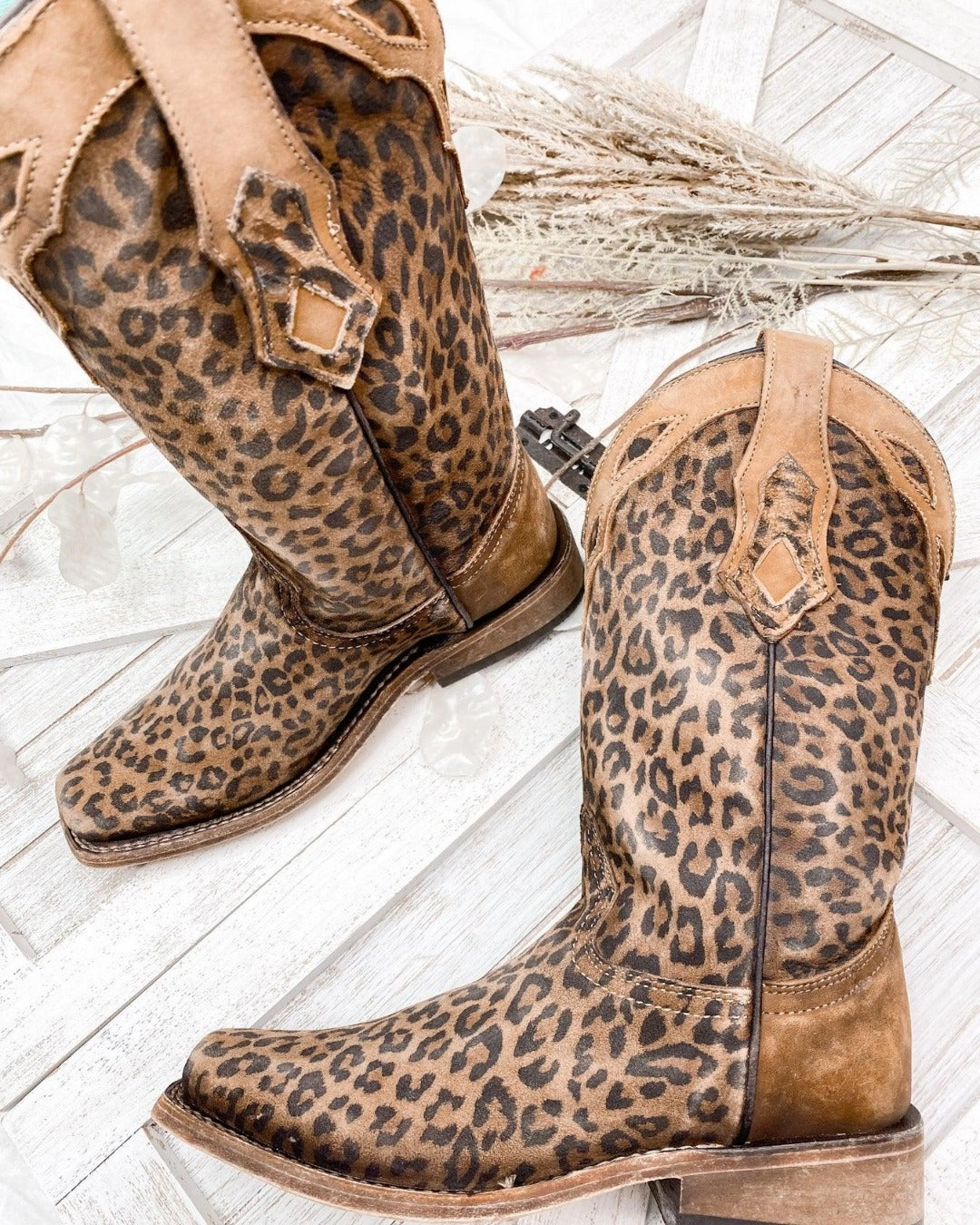 Dust Guard Wrinkle Resistant Corral Women's Leopard Print Square Toe Cowgirl Boots C3788