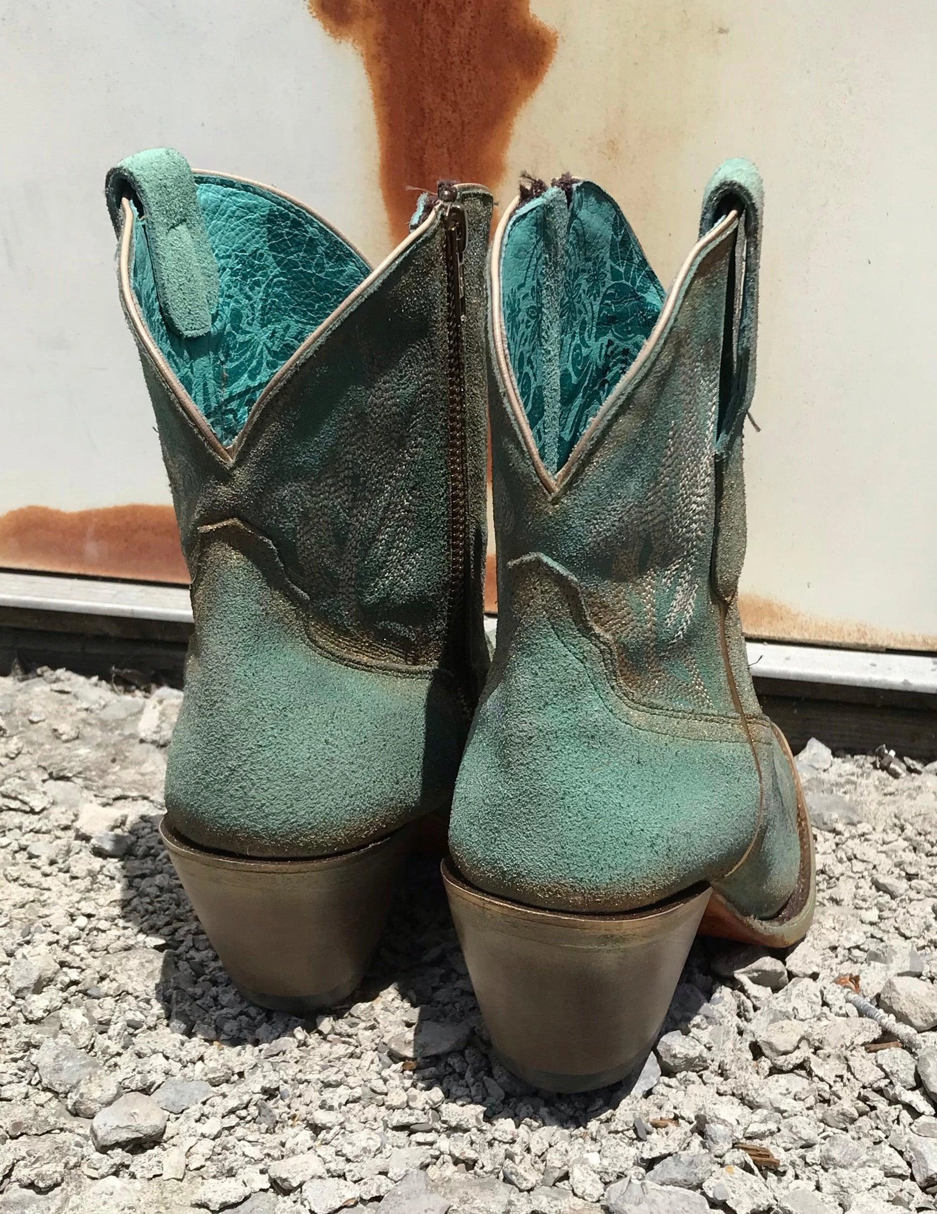 Minimal Silhouette Cozy Feel Corral Women's Mint J Toe Ankle Shortie Cowgirl Boots with Zipper A4256