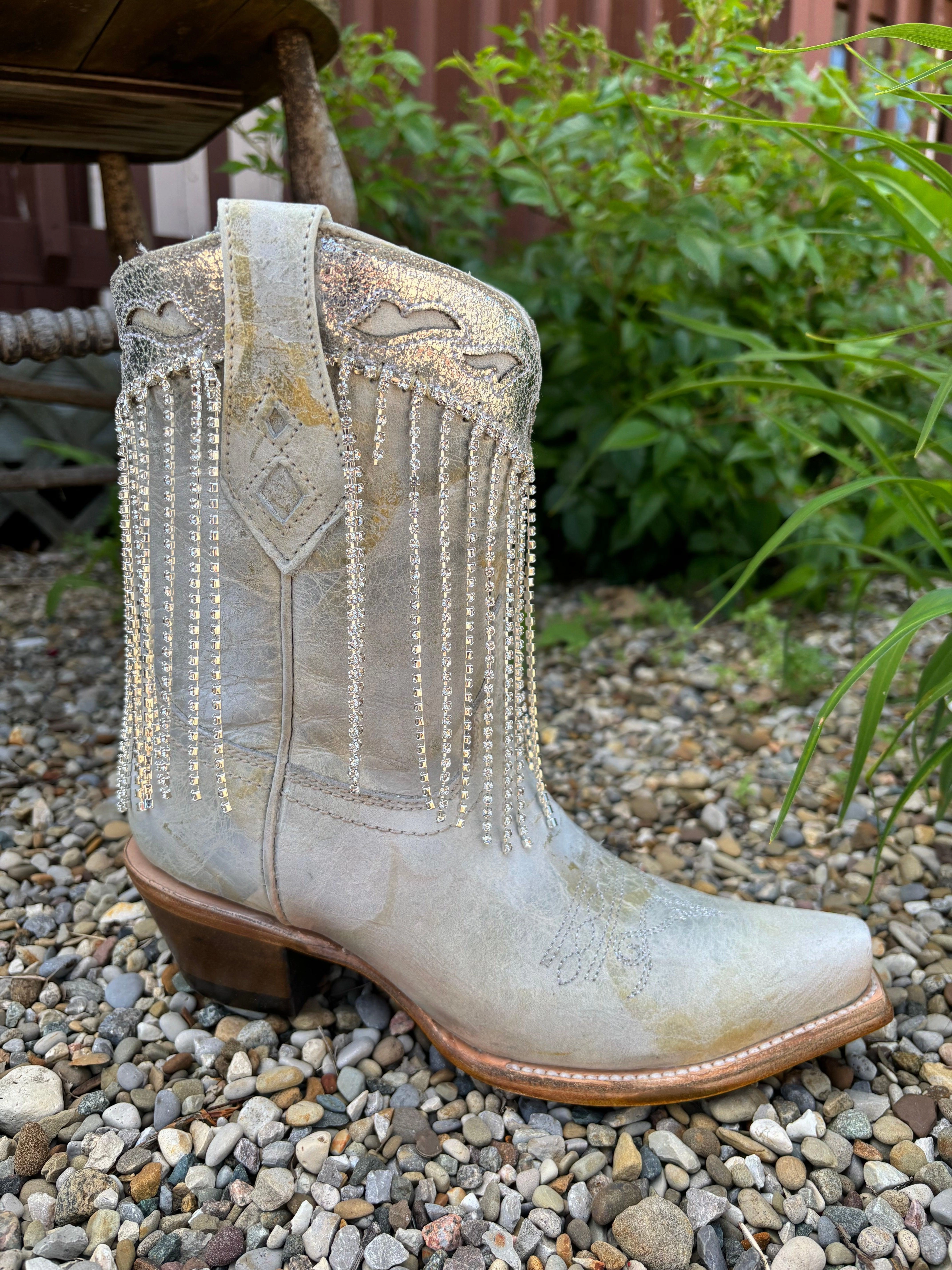 Wind Barrier Corral Women's White & Silver Overlay Crystal Fringe Snip Toe Ankle Cowgirl Boots Z5250