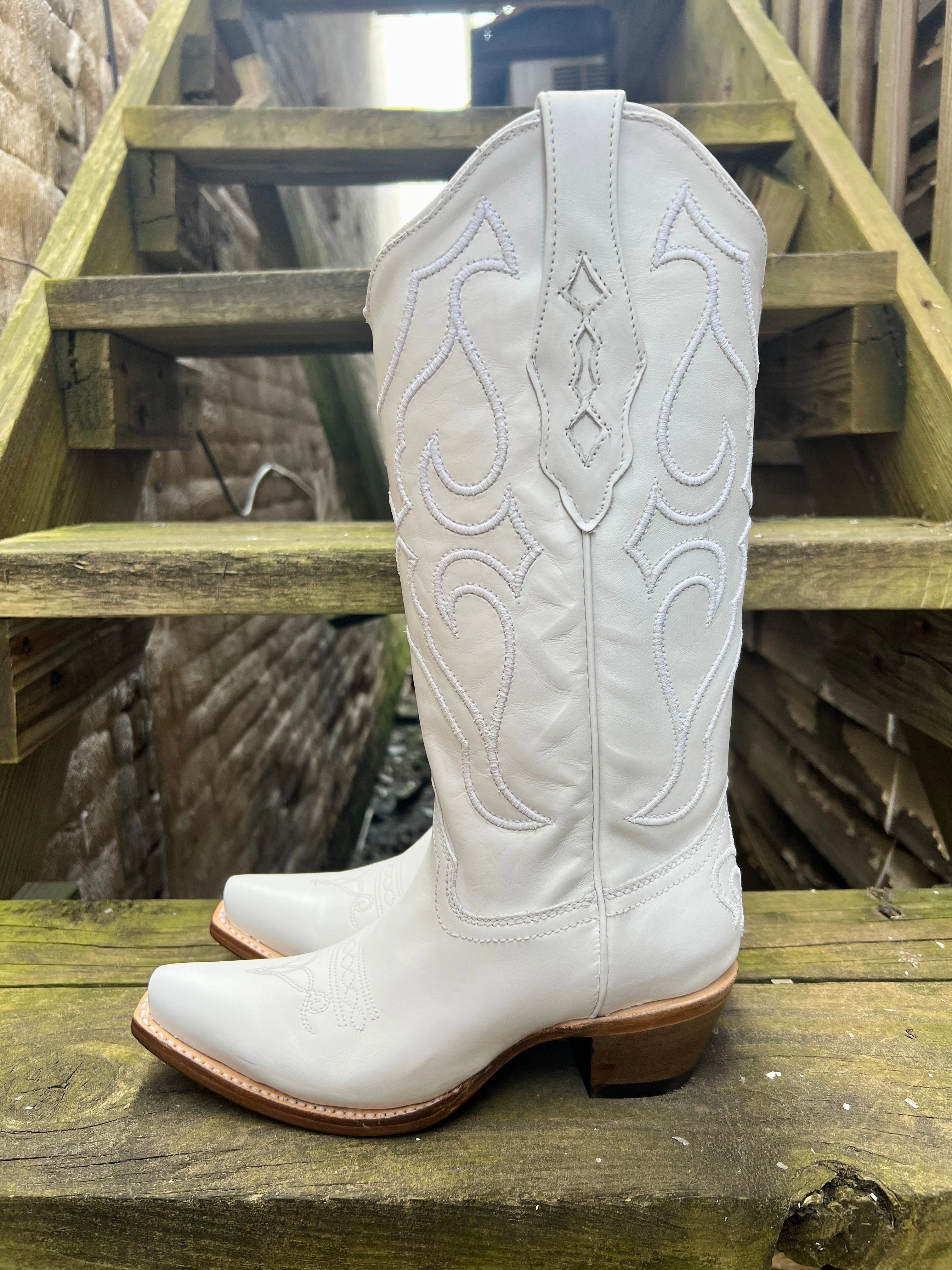 Corral Women's White Snip Toe Cowgirl Boots Z5046 Country Soul