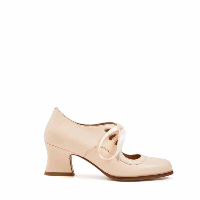 Durable Dual Tone Solanum Vintage Heeled Pump in Cow Leathe