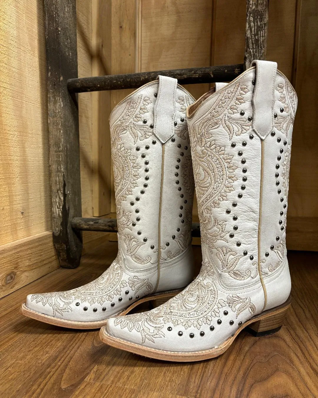 Adjustable Strap Urban Style Circle G Women's White Embroidered & Stud Snip Toe Cowgirl Boots L6063