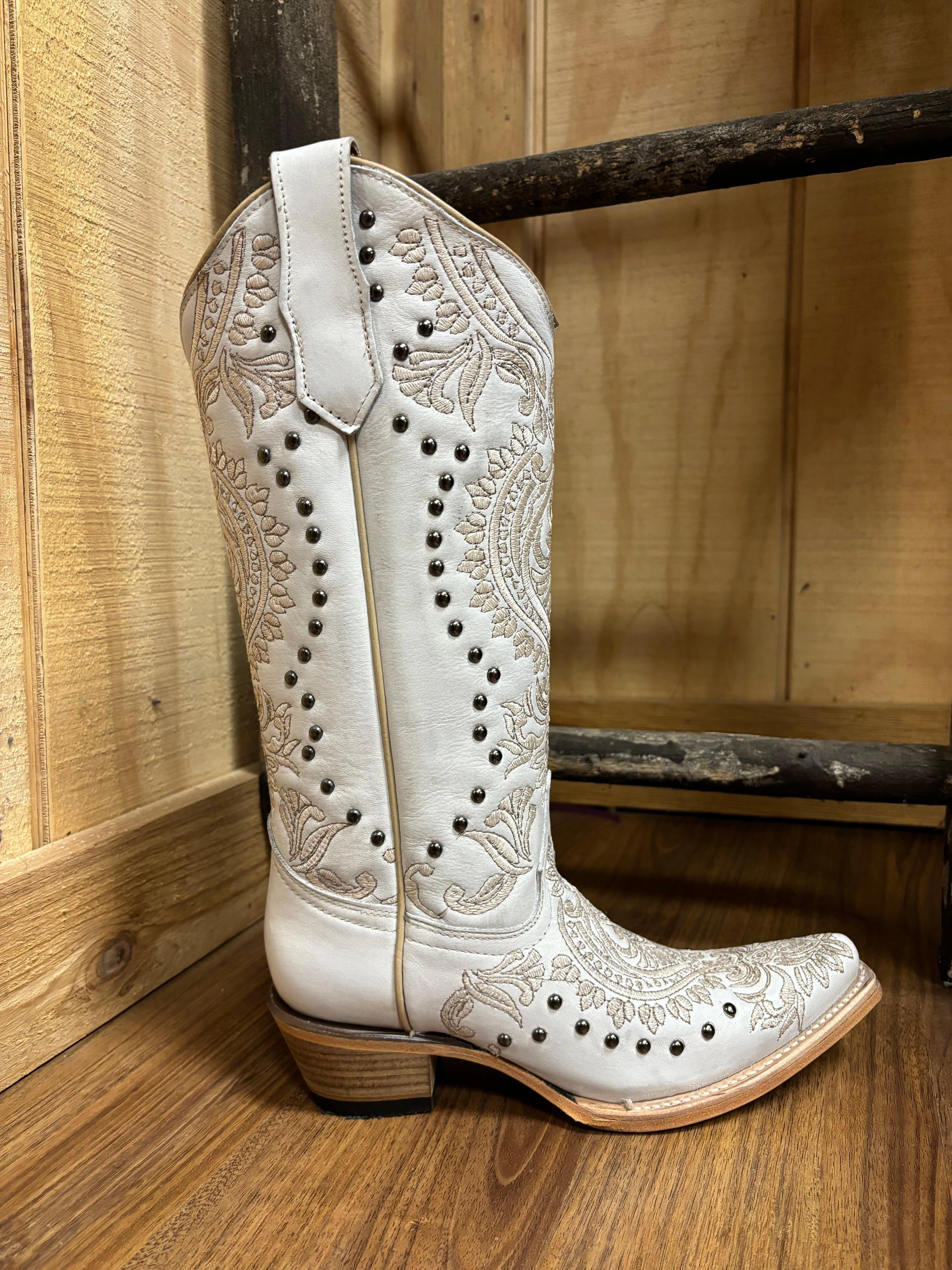 Sporty Vibe Circle G Women's White Embroidered & Stud Snip Toe Cowgirl Boots L6063